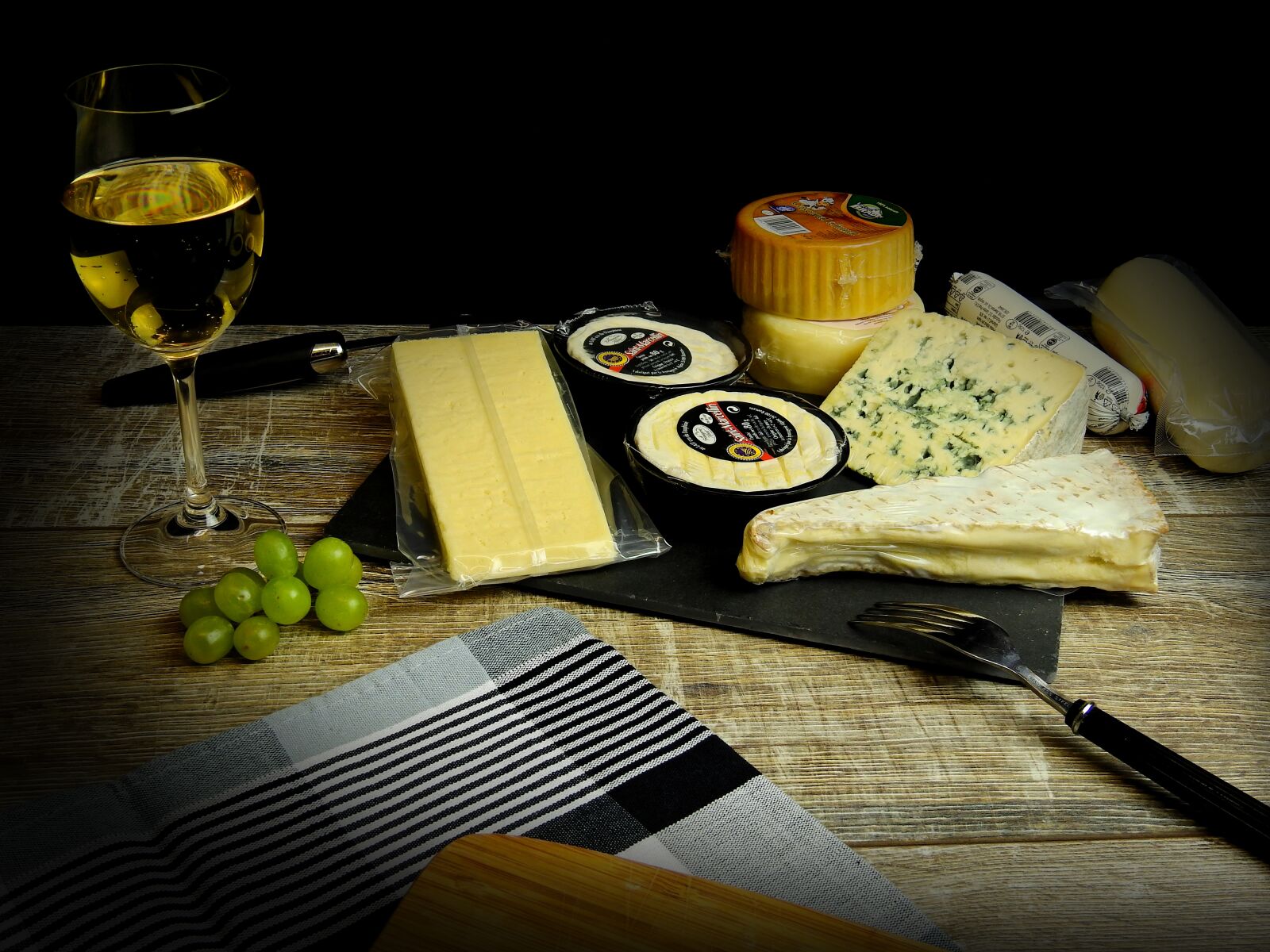 Nikon Coolpix P900 sample photo. Wine, drink, alcohol photography