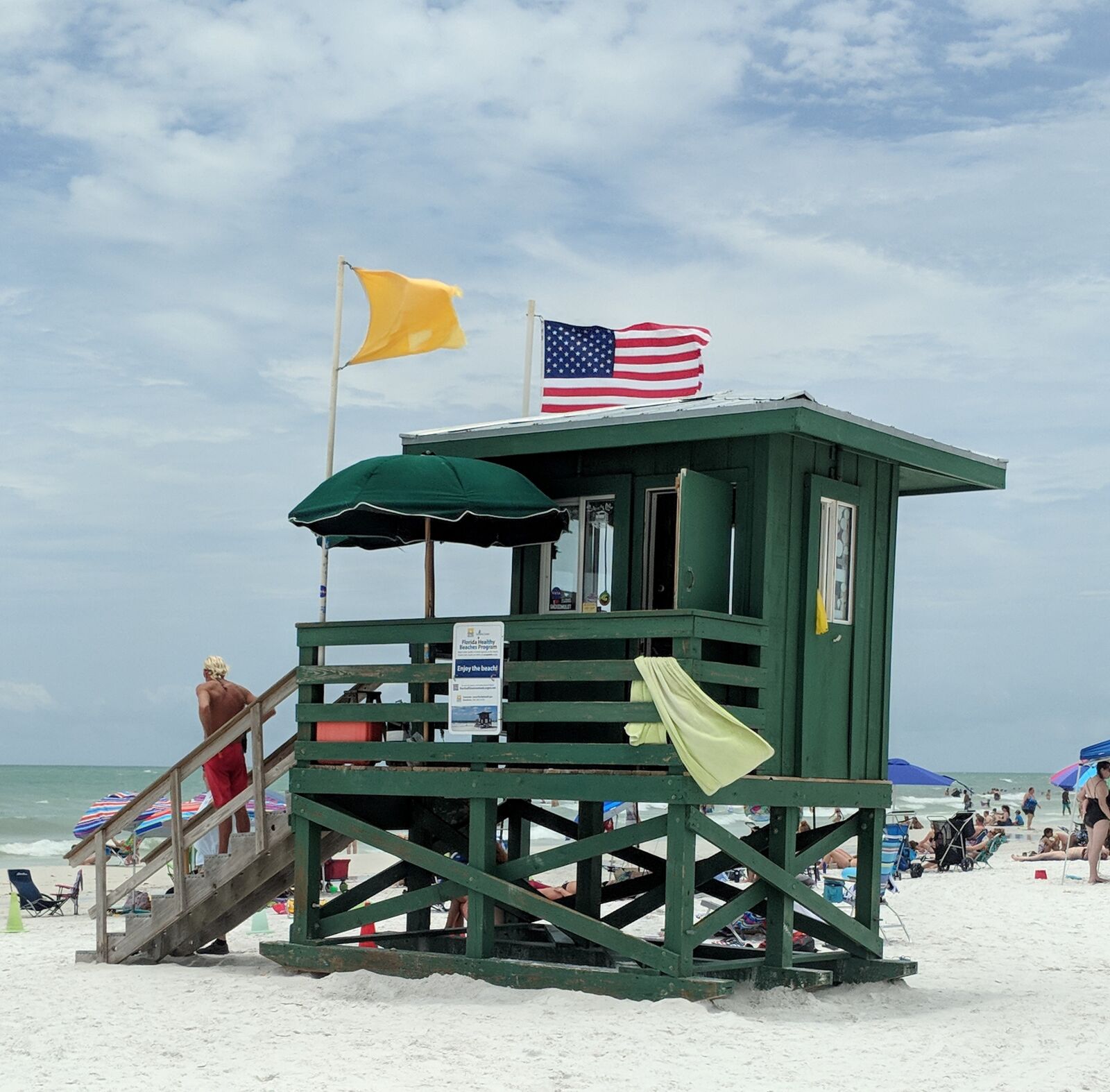 Google Pixel 2 XL sample photo. Lifeguard, lifeguard shack, seaside photography