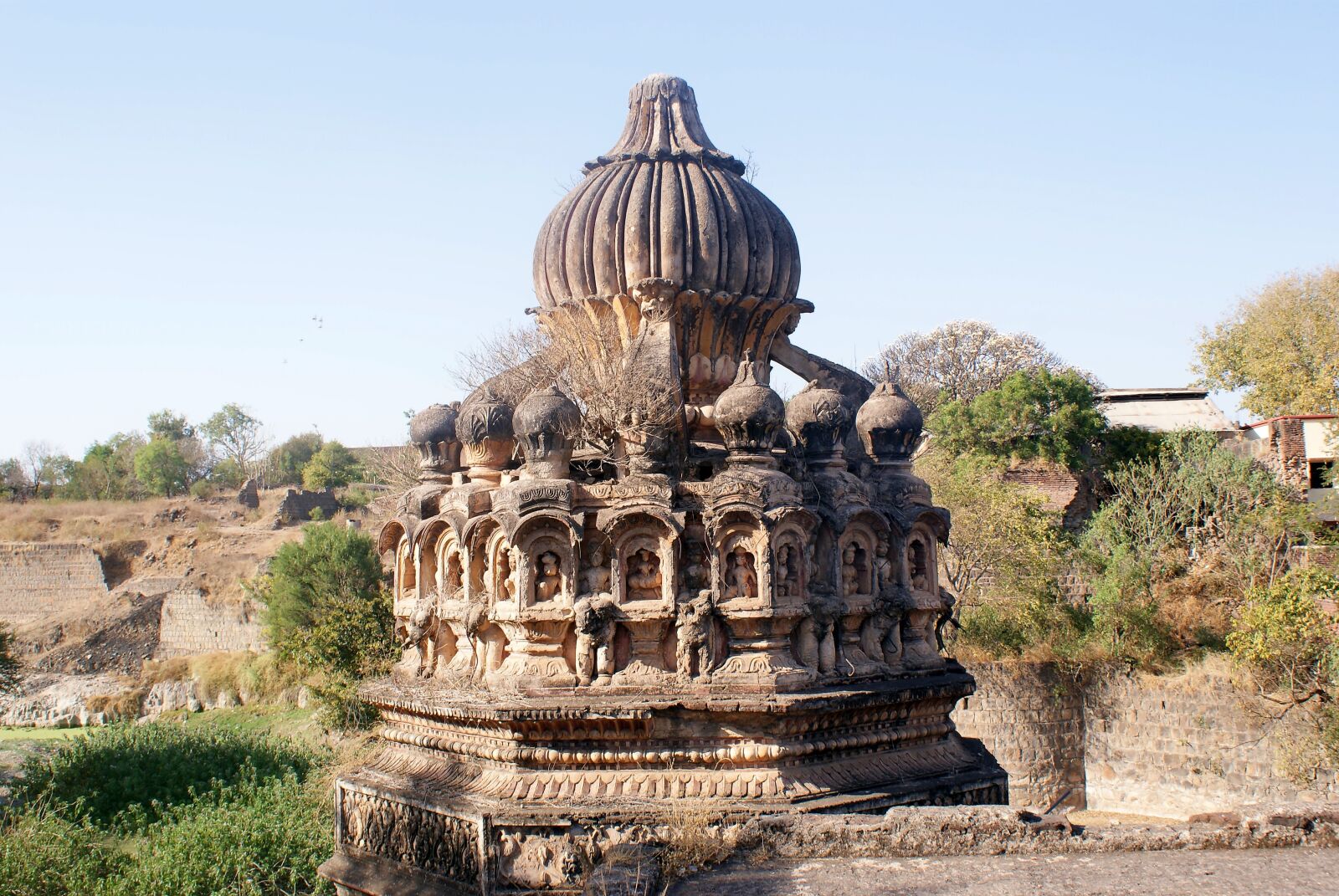 Sony Alpha DSLR-A200 sample photo. Old, monument, temple photography