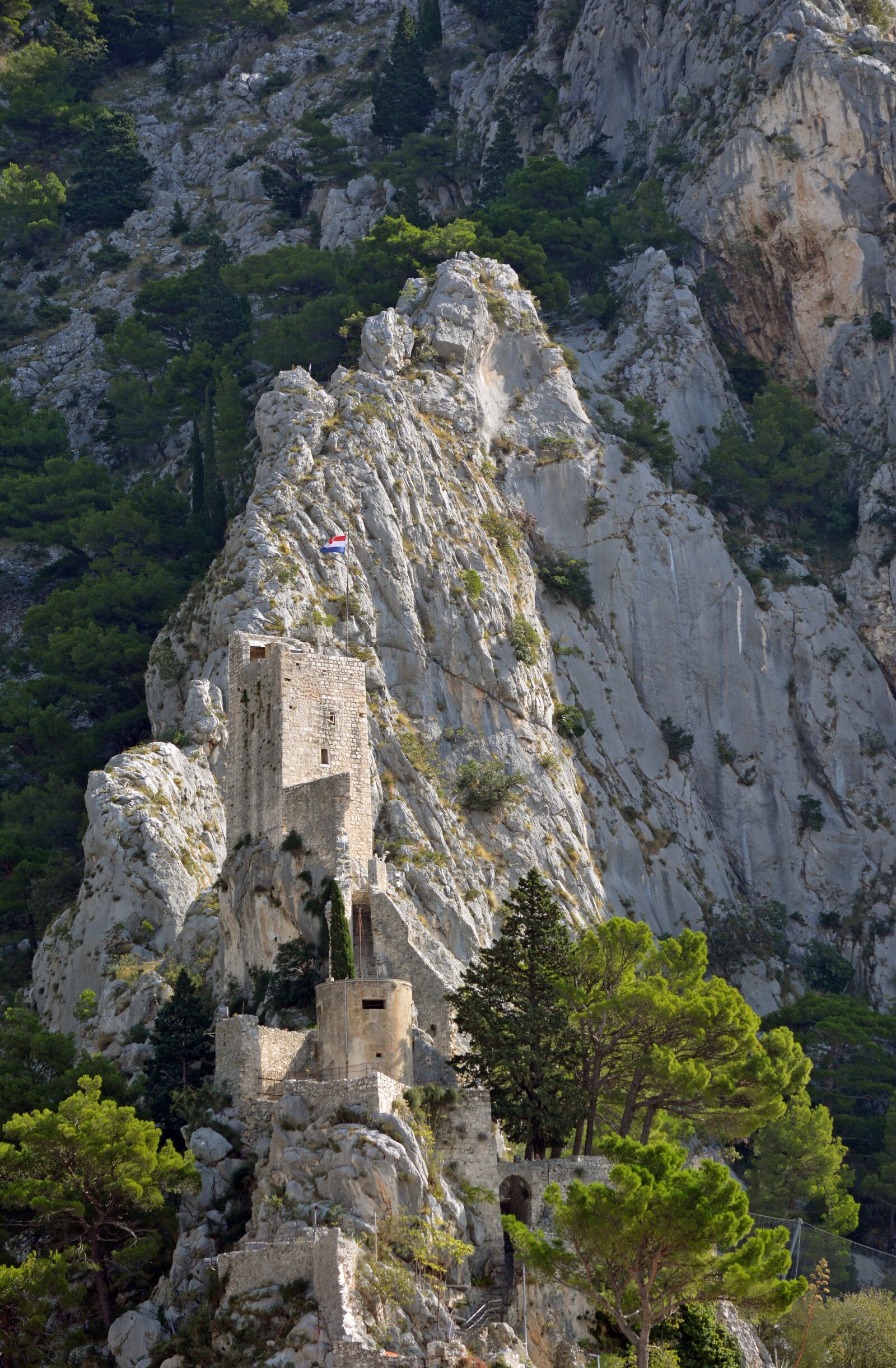Nikon D5200 sample photo. Castle tower, castle, architecture photography
