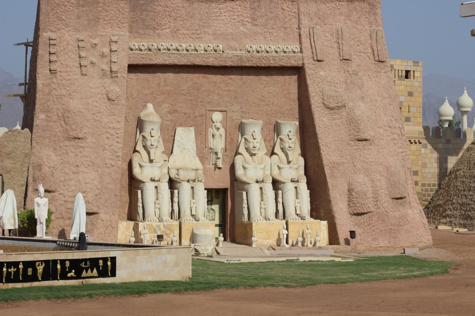 Canon EOS 600D (Rebel EOS T3i / EOS Kiss X5) sample photo. Egyptian temple, historic site photography