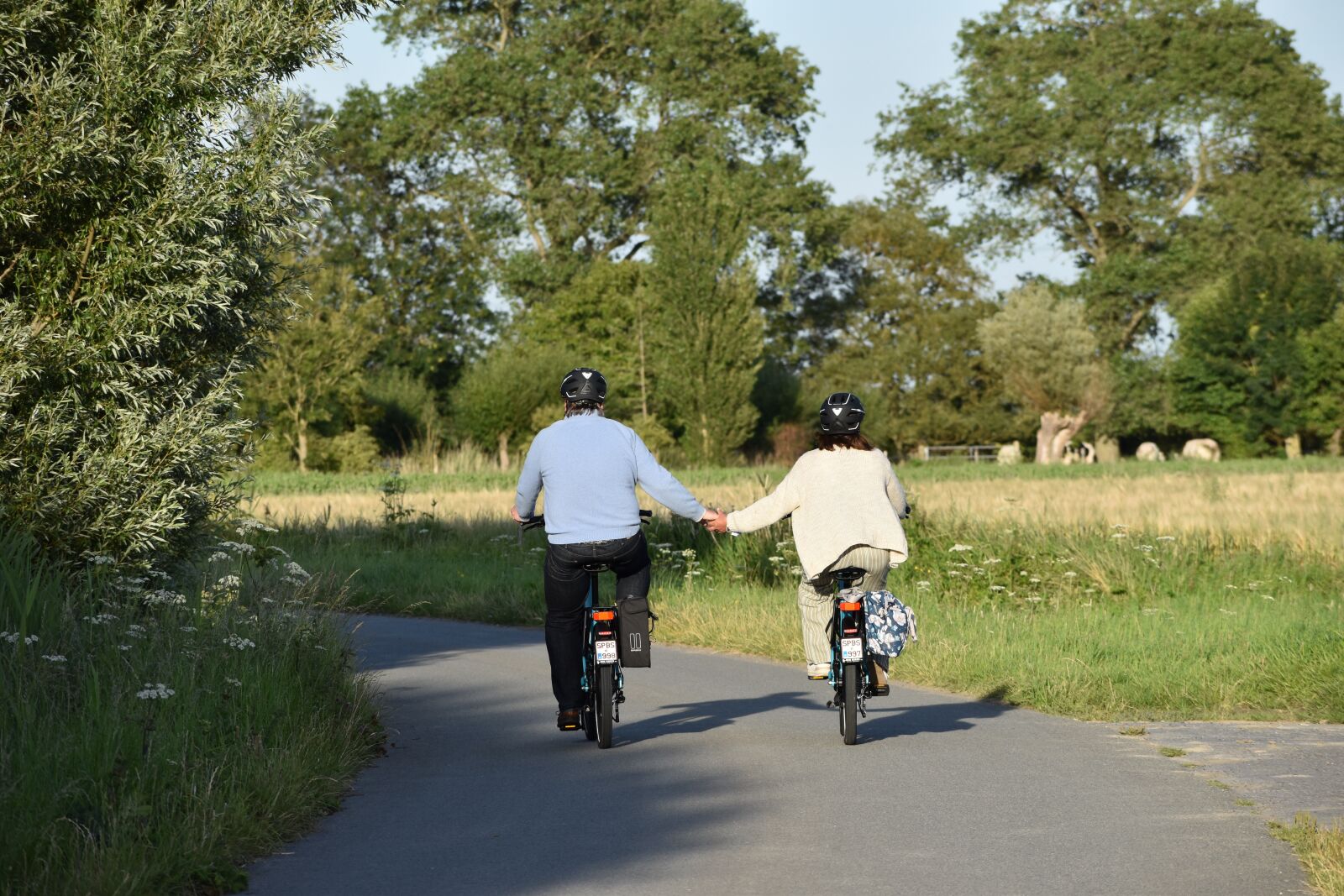 Nikon D3500 sample photo. Cycling, romance, romantic photography