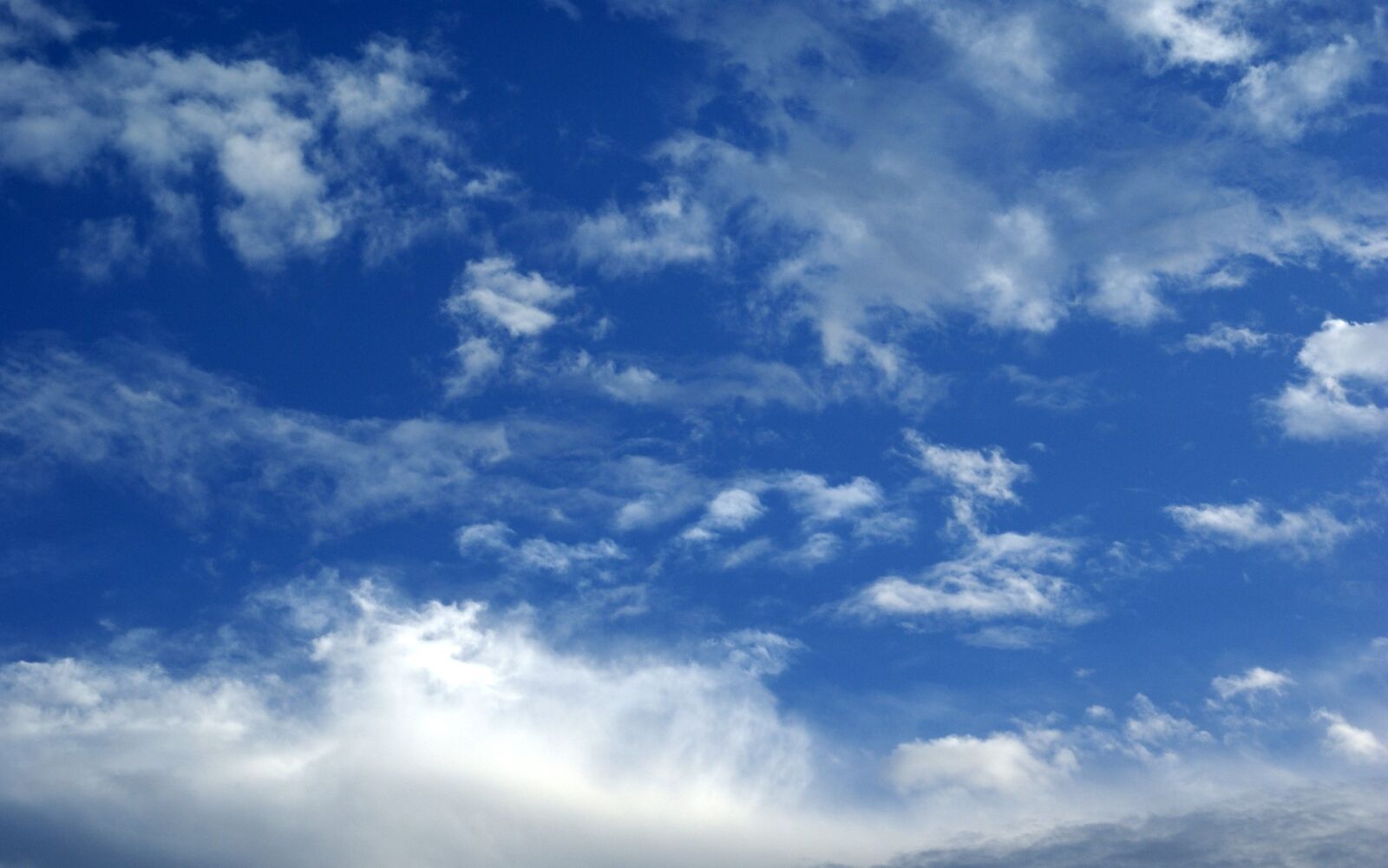 Sony Alpha DSLR-A100 sample photo. Blue sky, cloud, clear photography