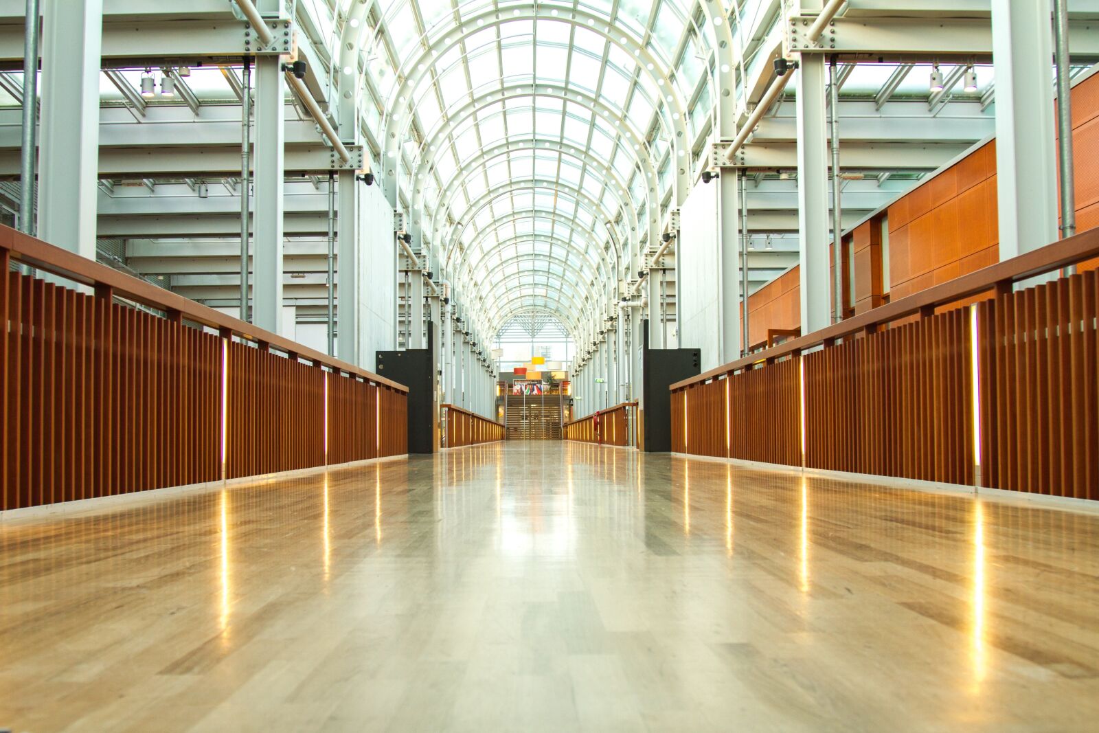 Canon EOS 7D + Canon EF 24-105mm F4L IS USM sample photo. Deltion college, zwolle, architecture photography