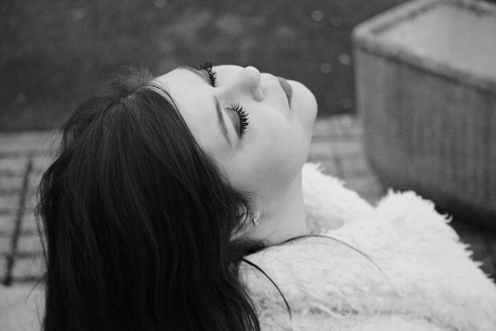 Canon EOS 550D (EOS Rebel T2i / EOS Kiss X4) sample photo. Young, woman, portrait photography