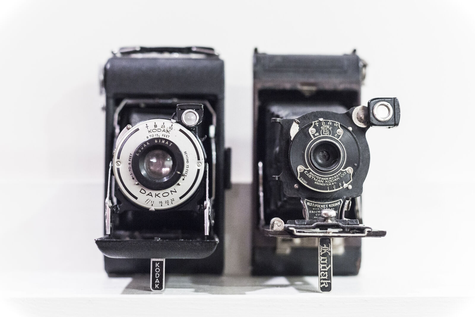 Canon EOS 6D + Canon EF 50mm F1.4 USM sample photo. Antique, cameras, classic, vintage photography