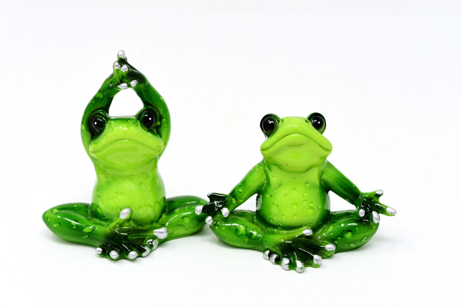 Nikon D7200 sample photo. Frogs, figures, yoga photography