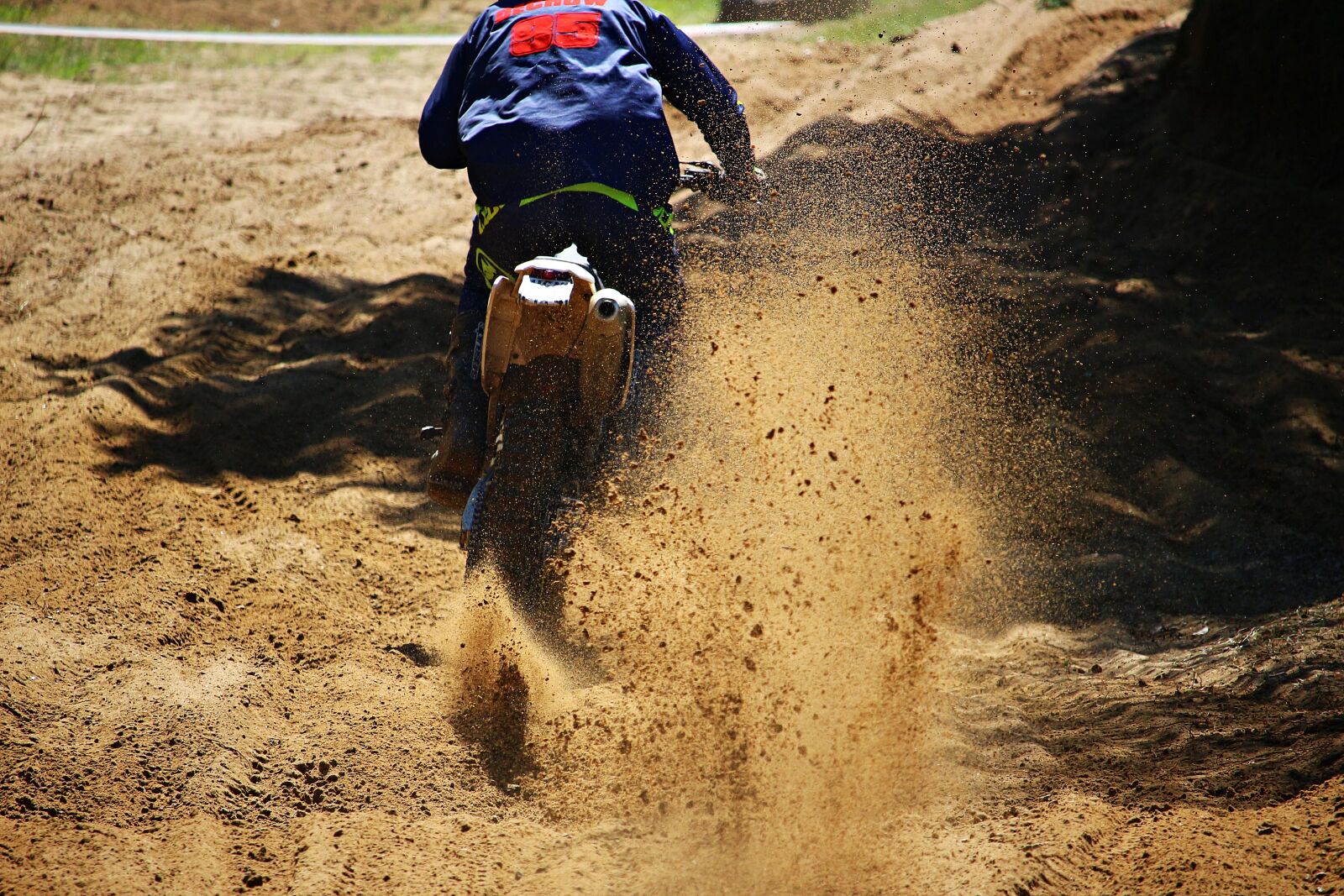 Canon EOS 100D (EOS Rebel SL1 / EOS Kiss X7) sample photo. Motocross, enduro, motocross ride photography
