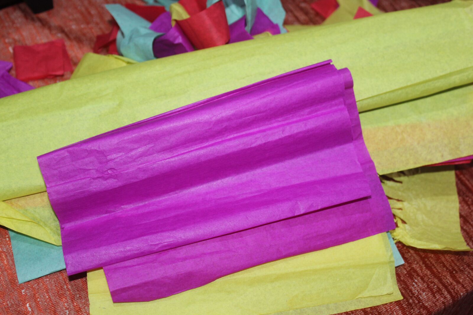 Canon EOS 1300D (EOS Rebel T6 / EOS Kiss X80) sample photo. Paper, purple, yellow photography