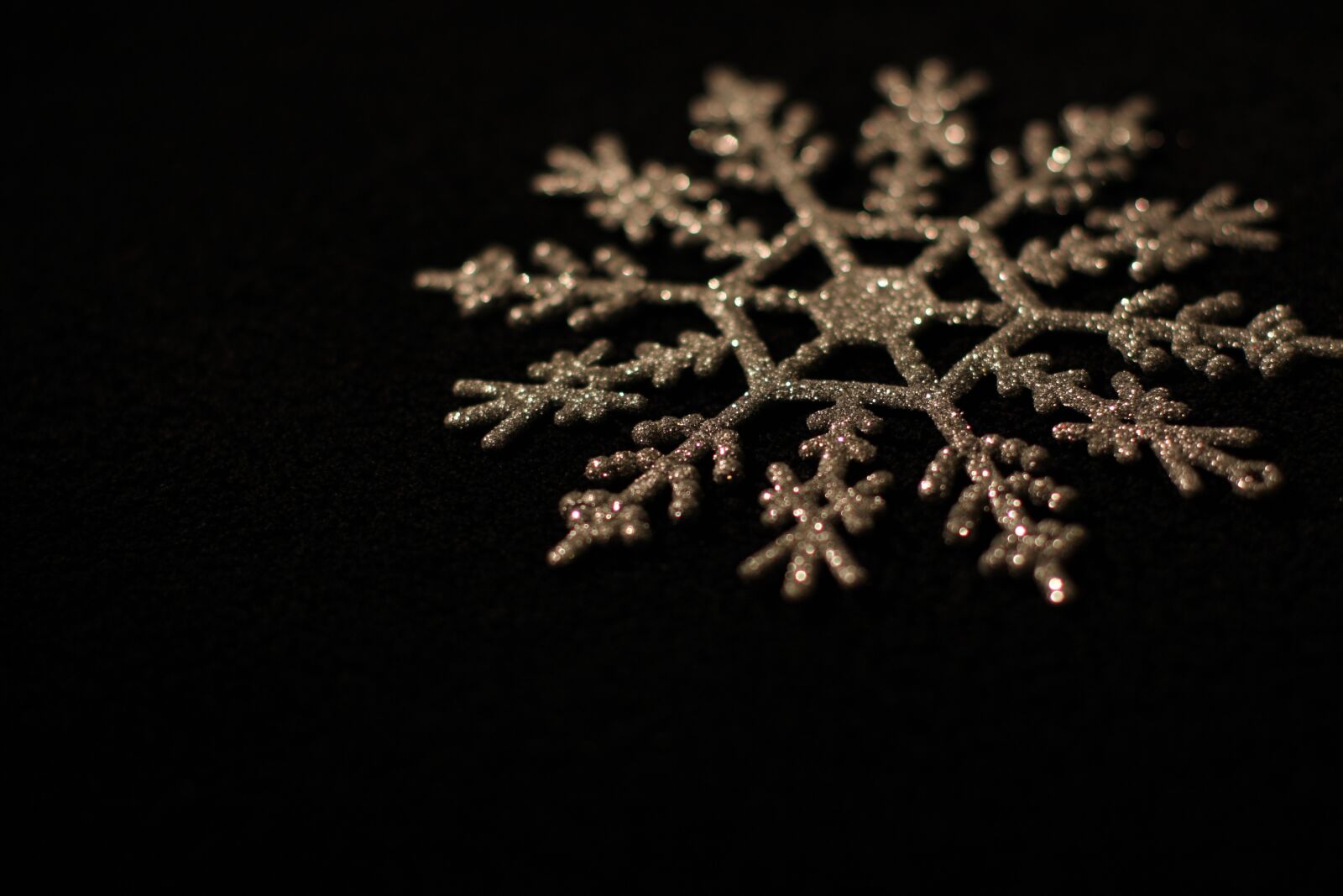 Canon EOS 40D sample photo. Black, christmas, snowflake photography
