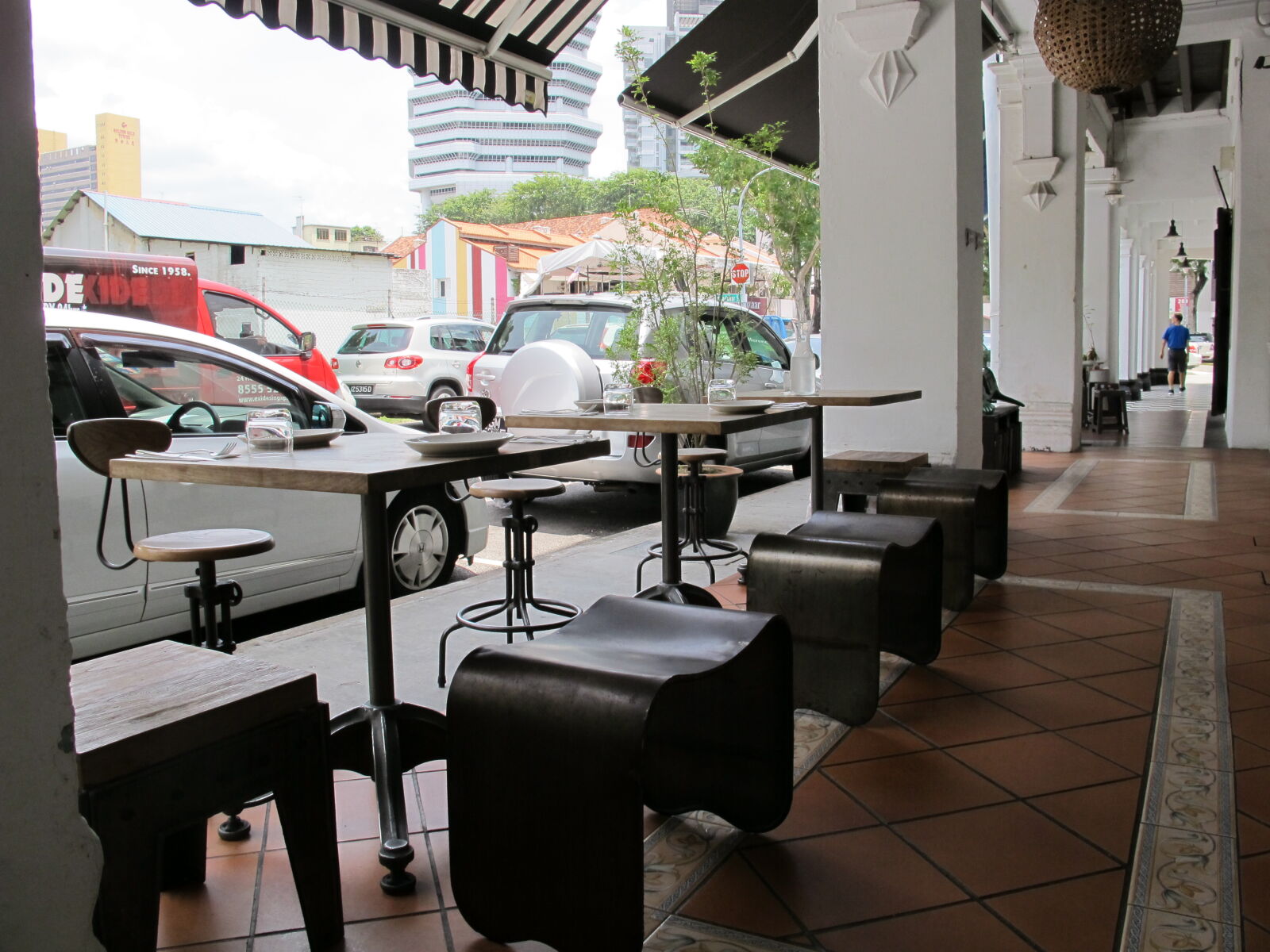 Canon PowerShot G12 sample photo. Tables, and, chairs, outside photography
