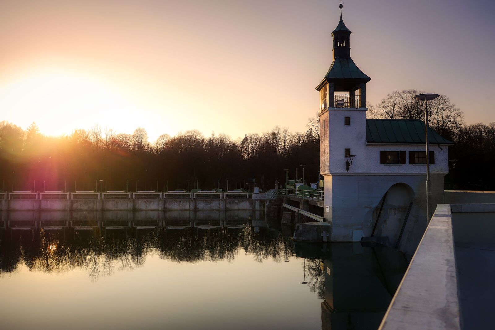 Panasonic Lumix DMC-GX8 sample photo. Lake, sunset, barrage photography