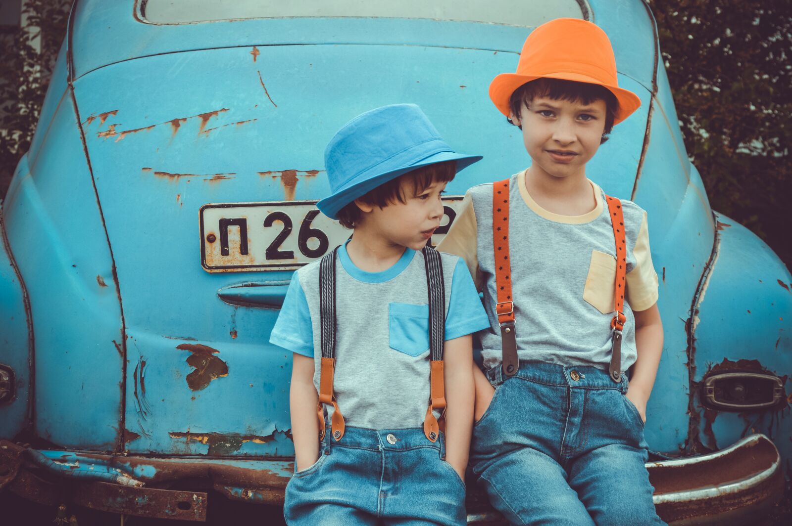 Nikon D3200 sample photo. Old cars, retro-car, kids photography