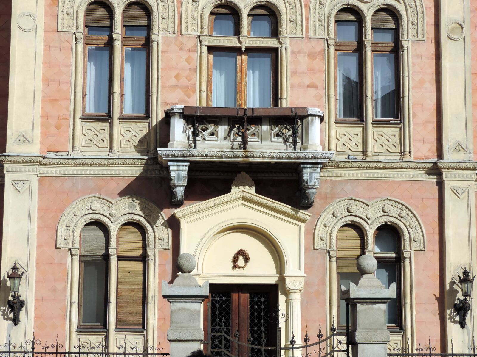Nikon Coolpix P520 sample photo. Balcony, baroque, building, architecture photography