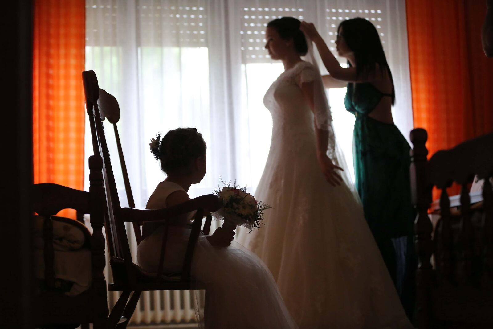 Canon EOS 5D Mark III sample photo. Wedding dress, pretty girl photography