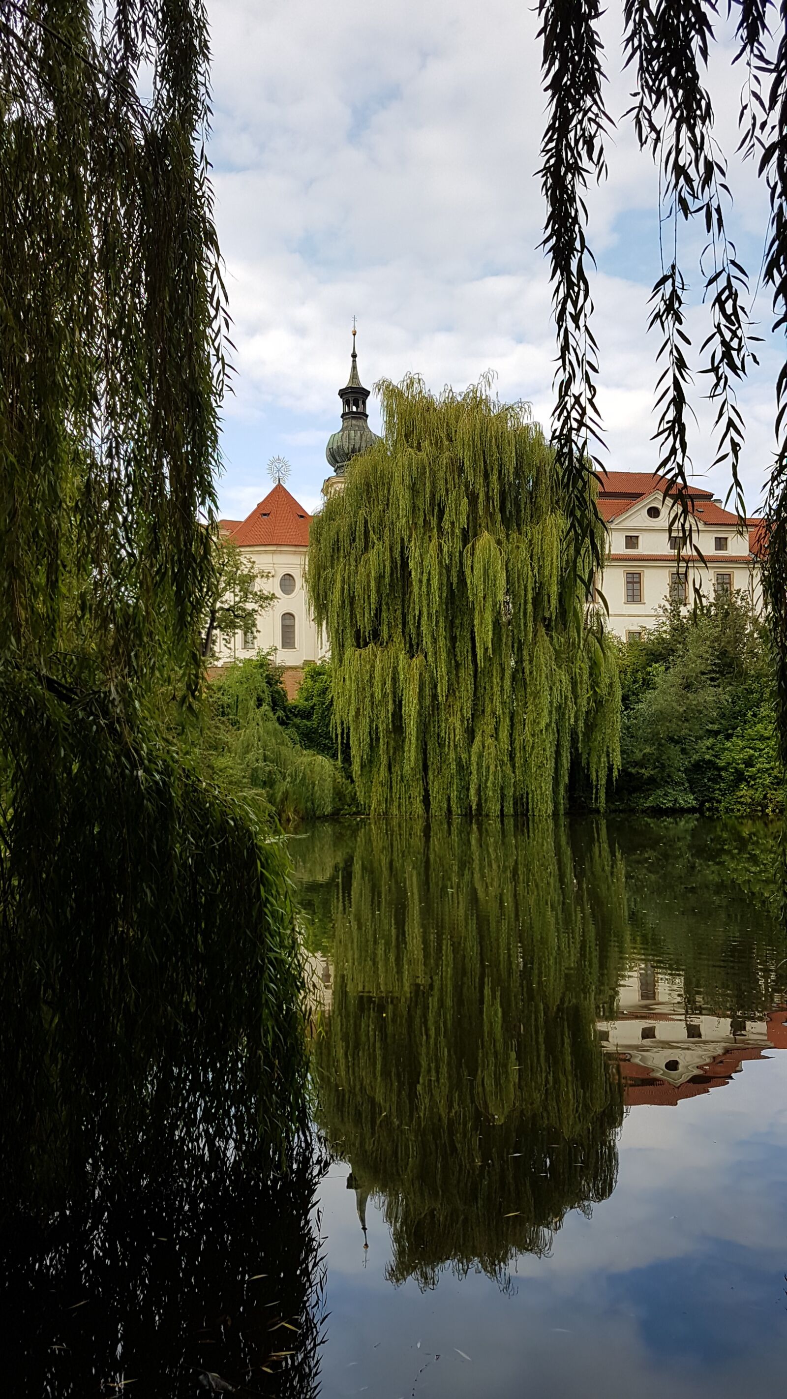 Samsung Galaxy S7 sample photo. Reflection, lake, prague photography