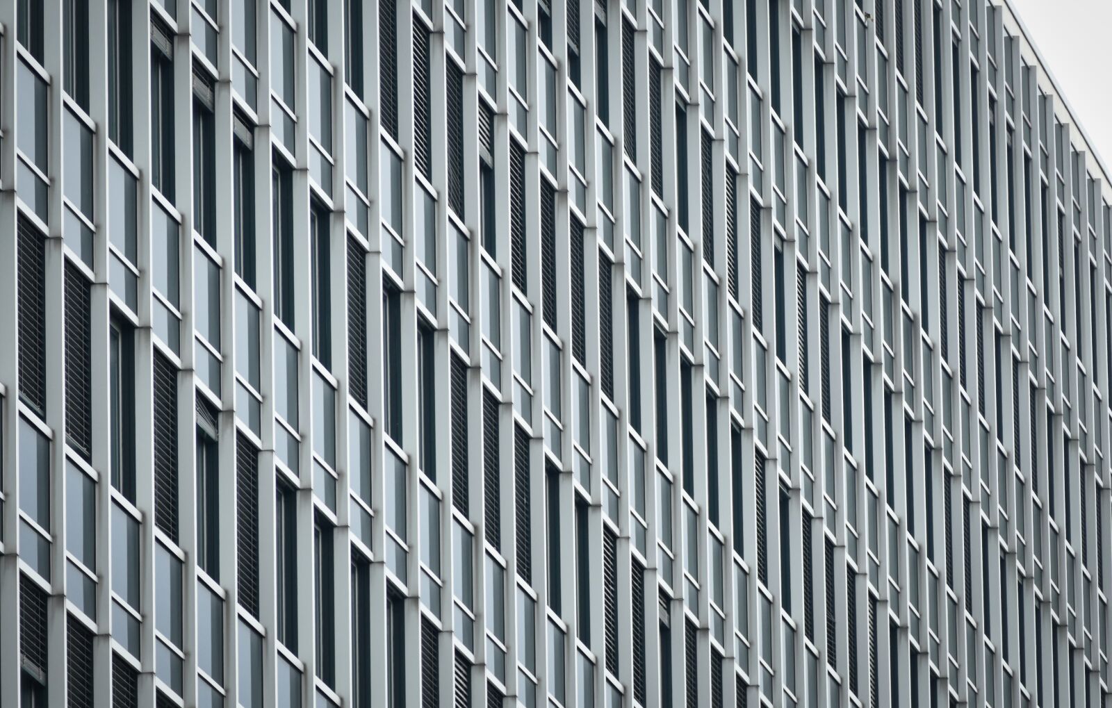 Panasonic Lumix DMC-FZ1000 sample photo. Facade, architecture, side photography