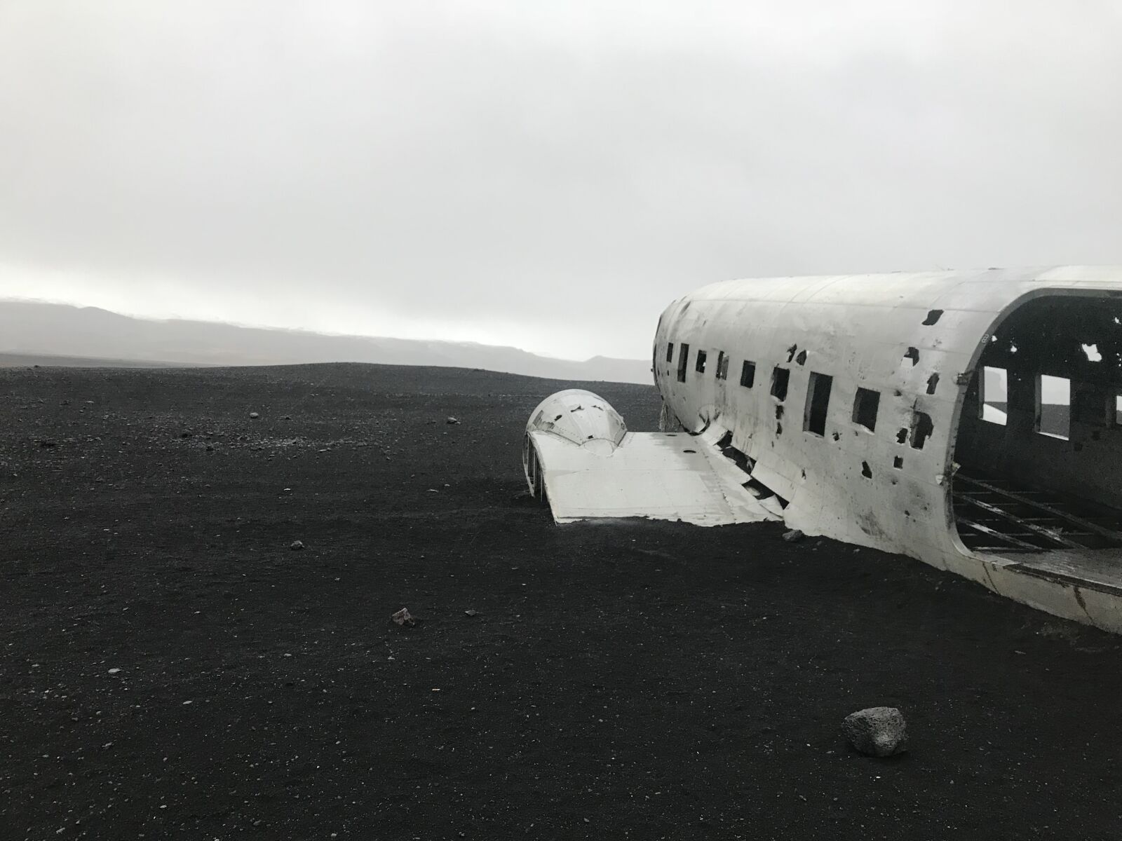 iPhone 7 back camera 3.99mm f/1.8 sample photo. Aircraft, wreck, iceland photography