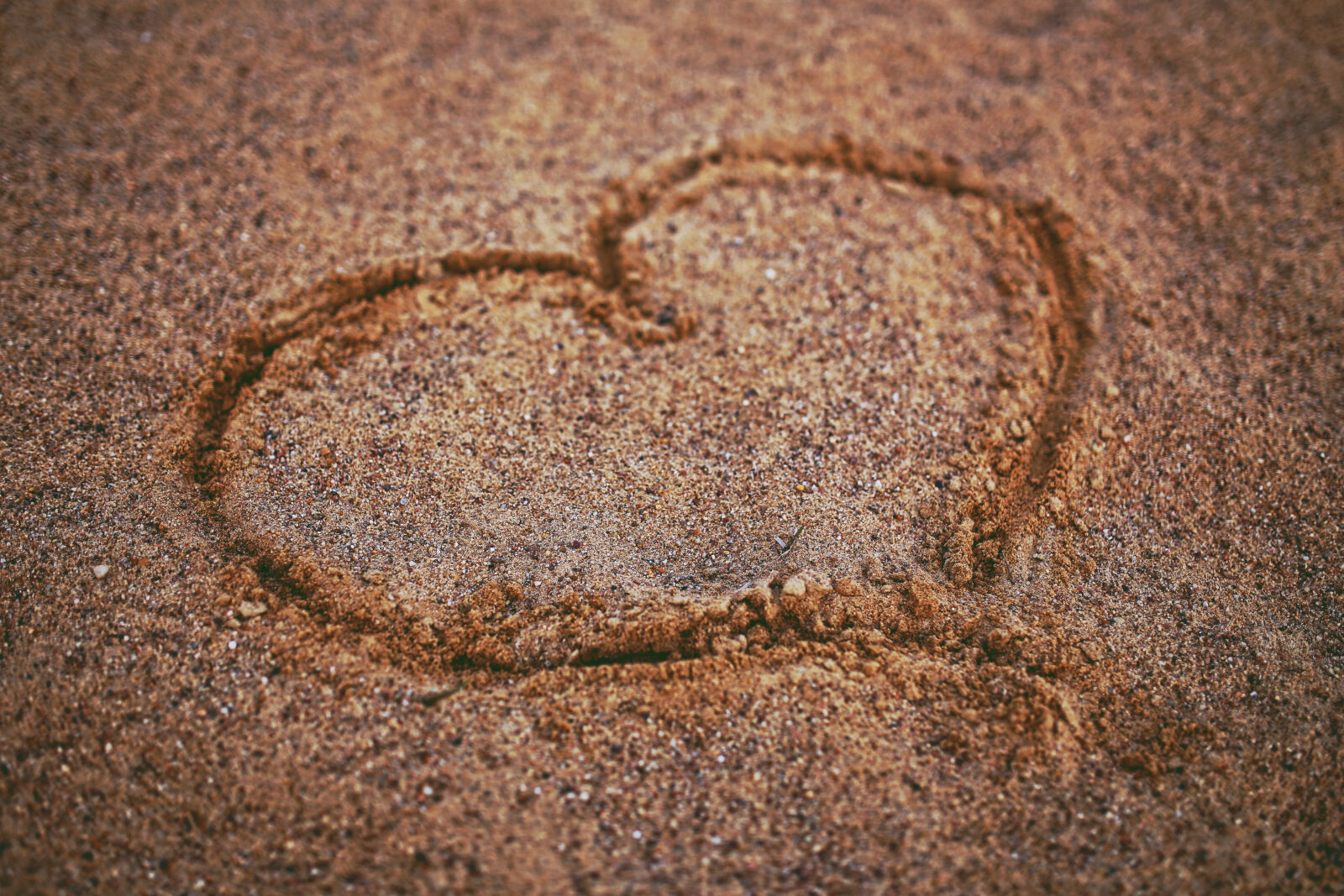 Canon EOS 6D sample photo. Heart, on, the, sand photography