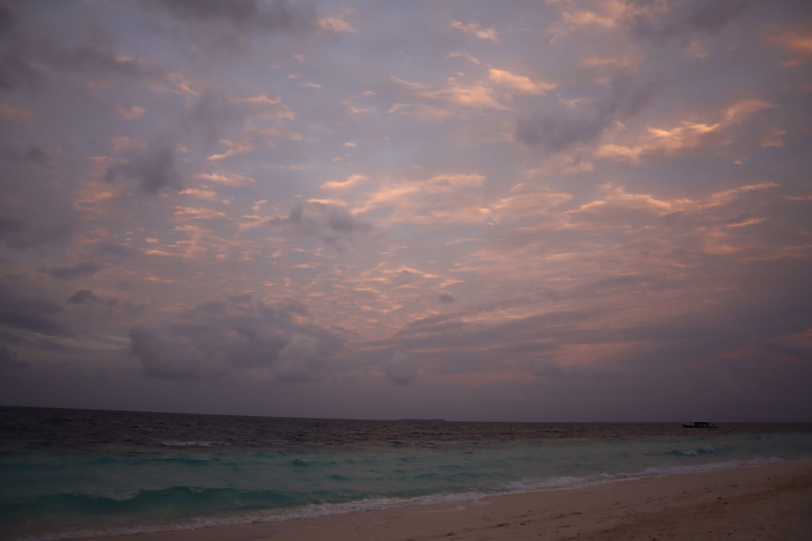 Canon EOS M6 Mark II sample photo. Sunset, beach, sky photography