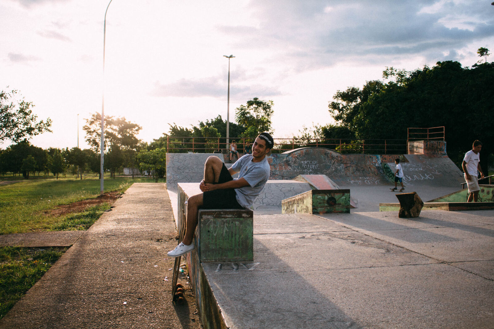Canon EOS 700D (EOS Rebel T5i / EOS Kiss X7i) sample photo. Boy, skate, smile photography