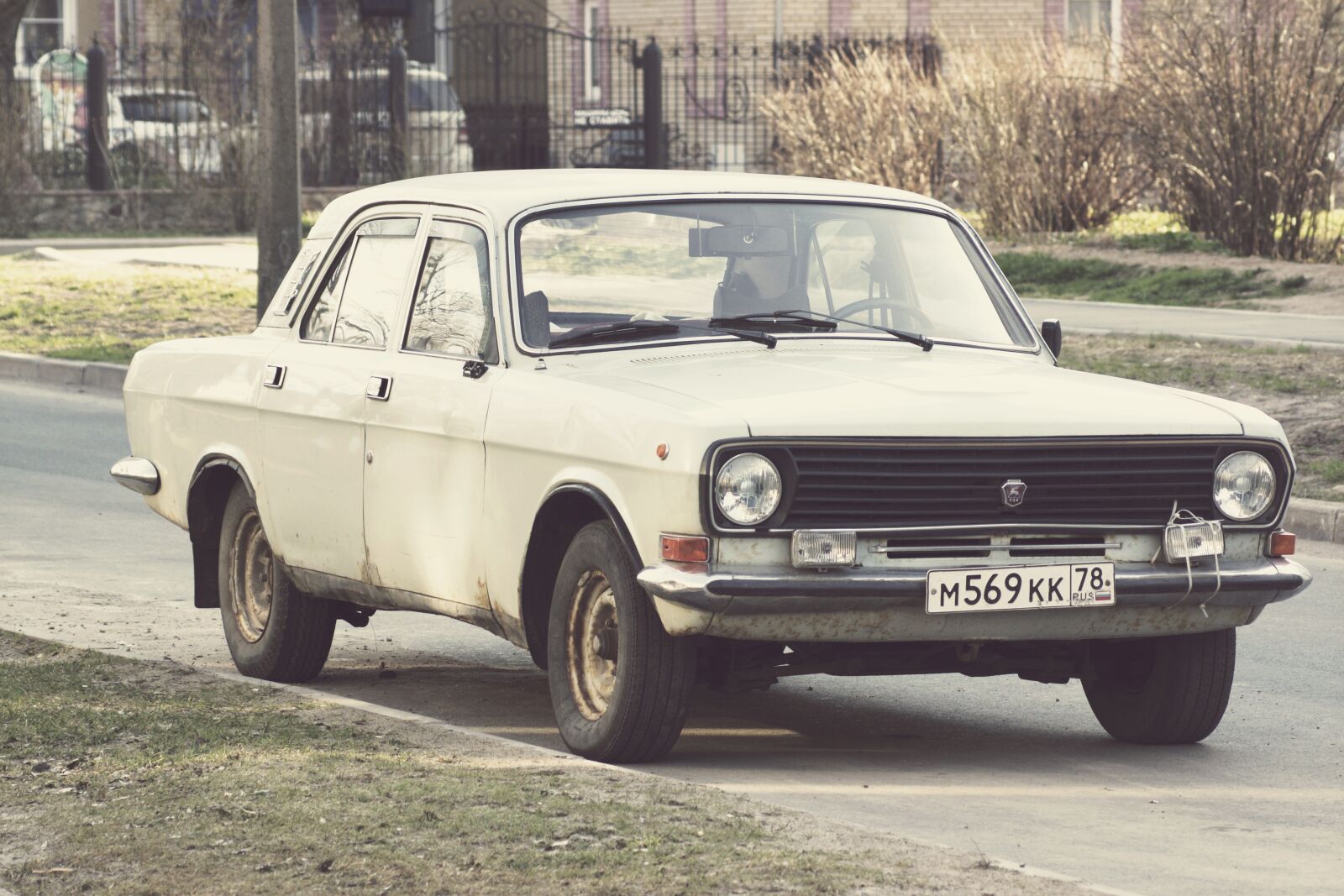 Sony SLT-A77 sample photo. Volga, car, machine photography