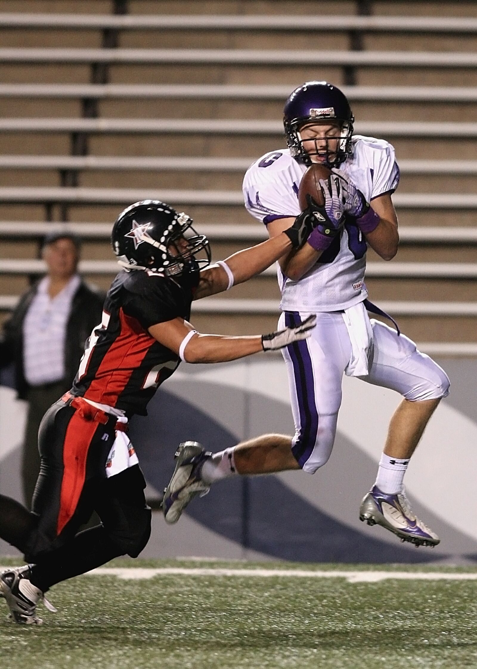 Canon EOS 20D sample photo. Football, reception, catch photography