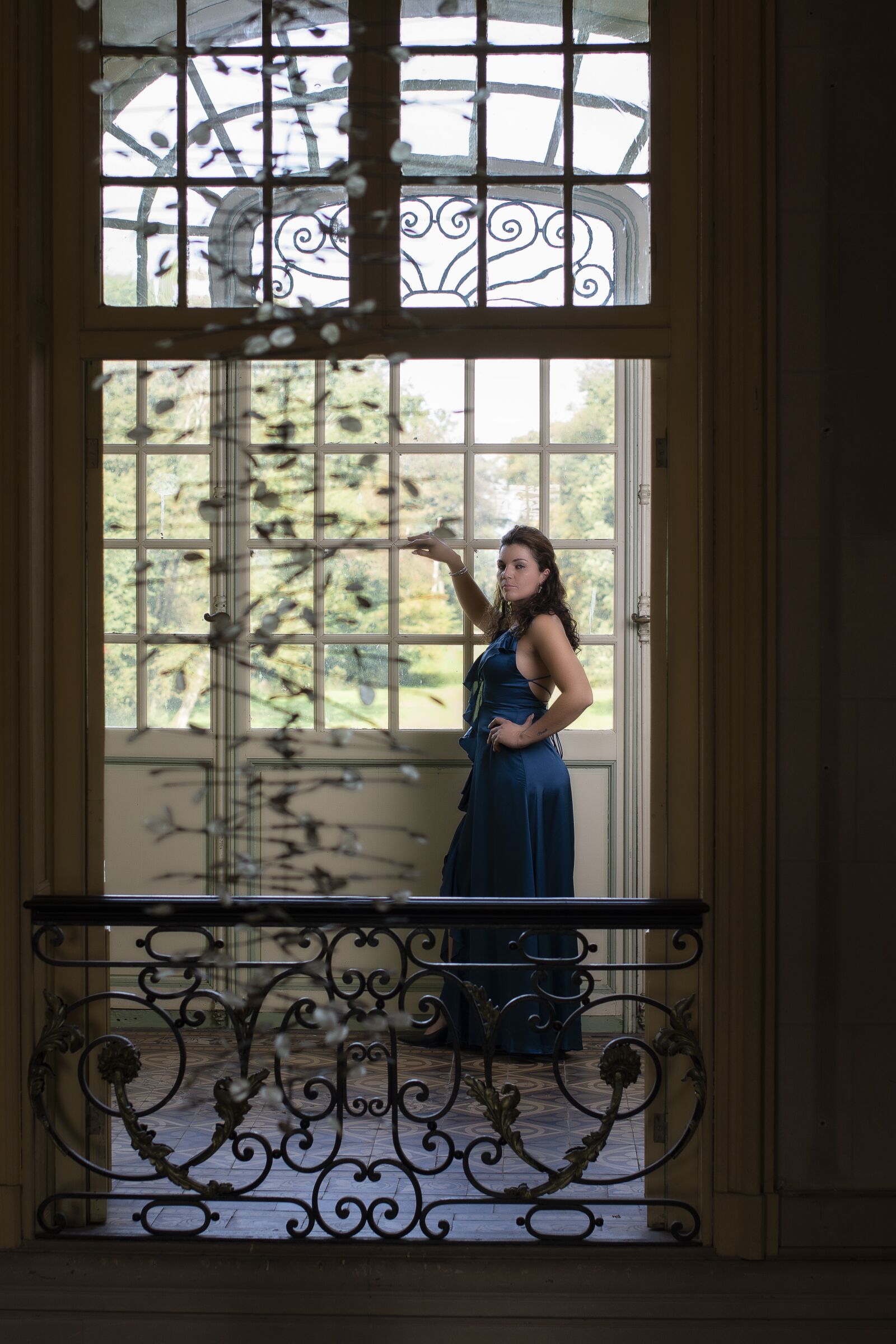 Nikon D7200 sample photo. Model, castle, dress photography