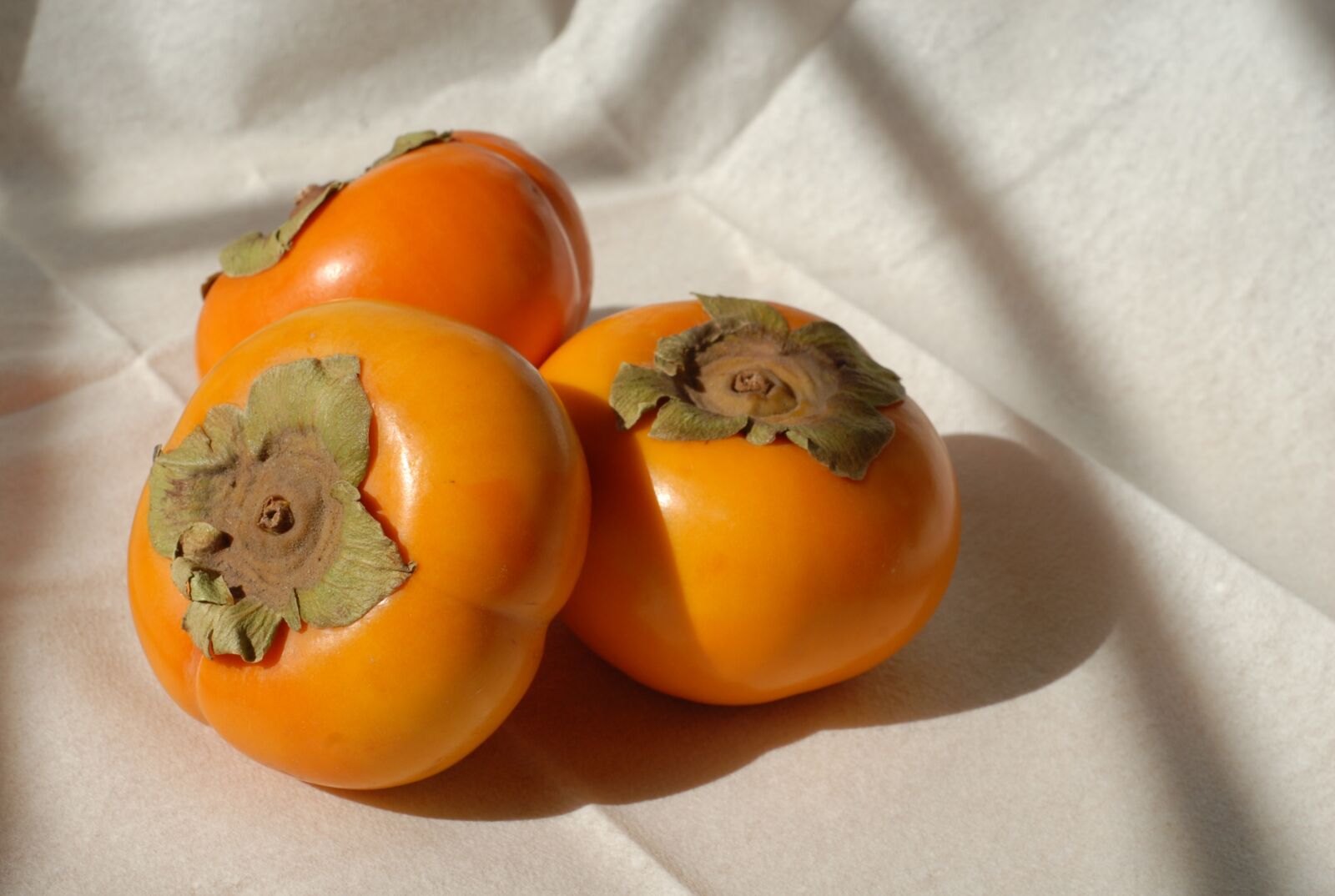 Nikon D200 sample photo. Persimmons, fruit, fresh photography