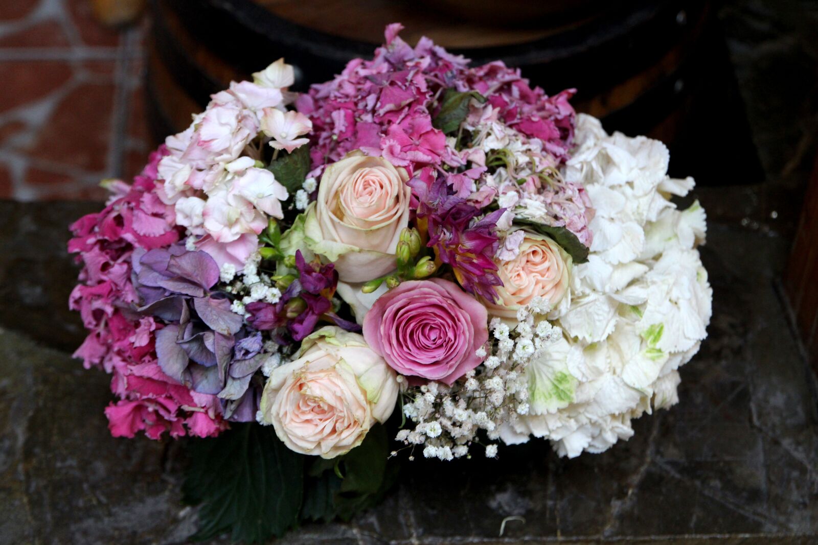 Canon EOS 700D (EOS Rebel T5i / EOS Kiss X7i) sample photo. Bouquet, roses, pink photography