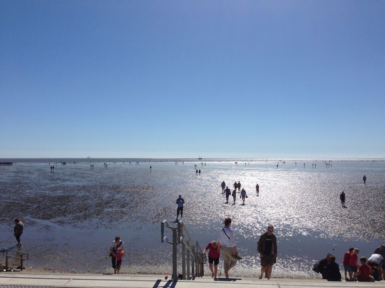 iPhone 5 back camera 4.12mm f/2.4 sample photo. Wadden sea, b sum photography