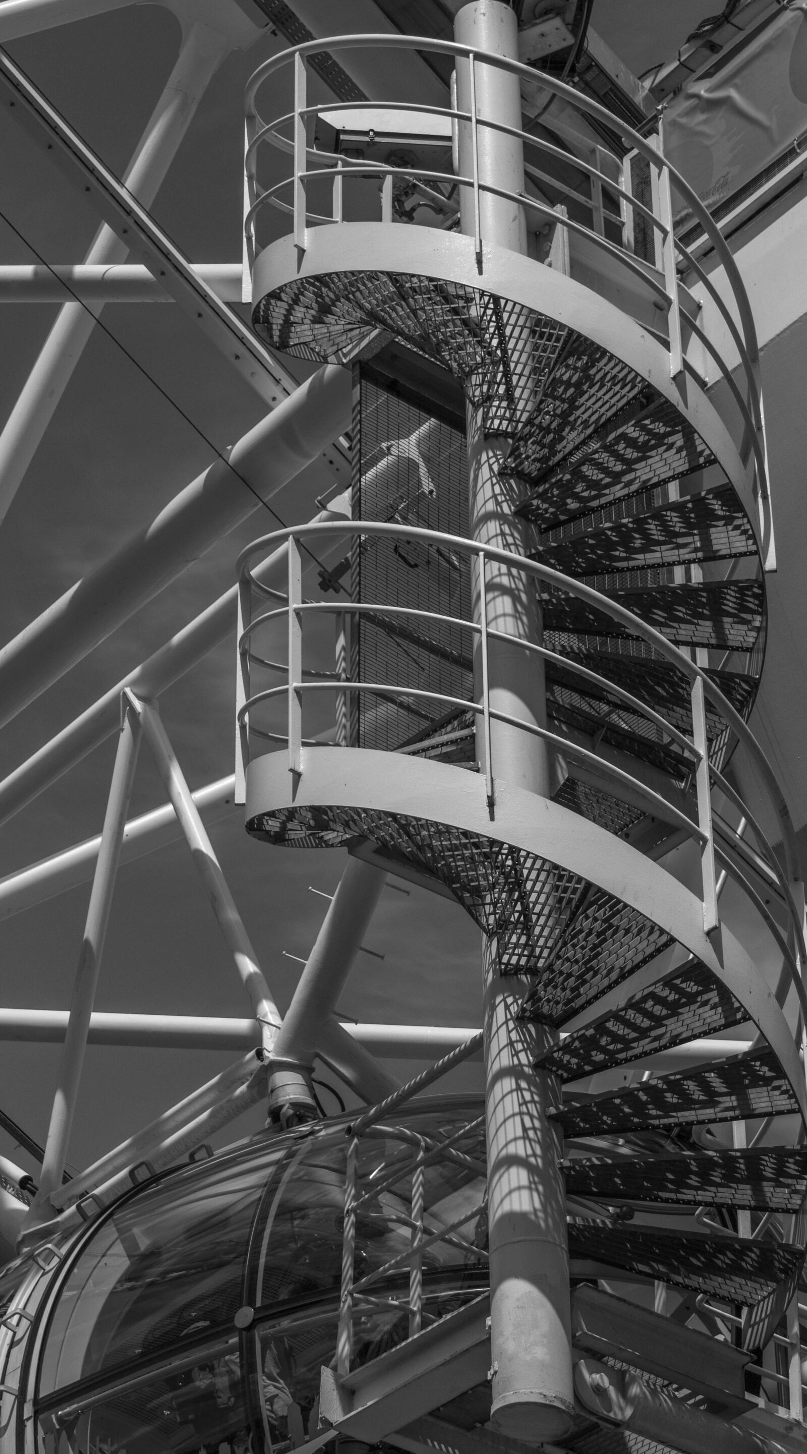 Canon EF-S 17-85mm F4-5.6 IS USM sample photo. Spiral staircase, black and photography
