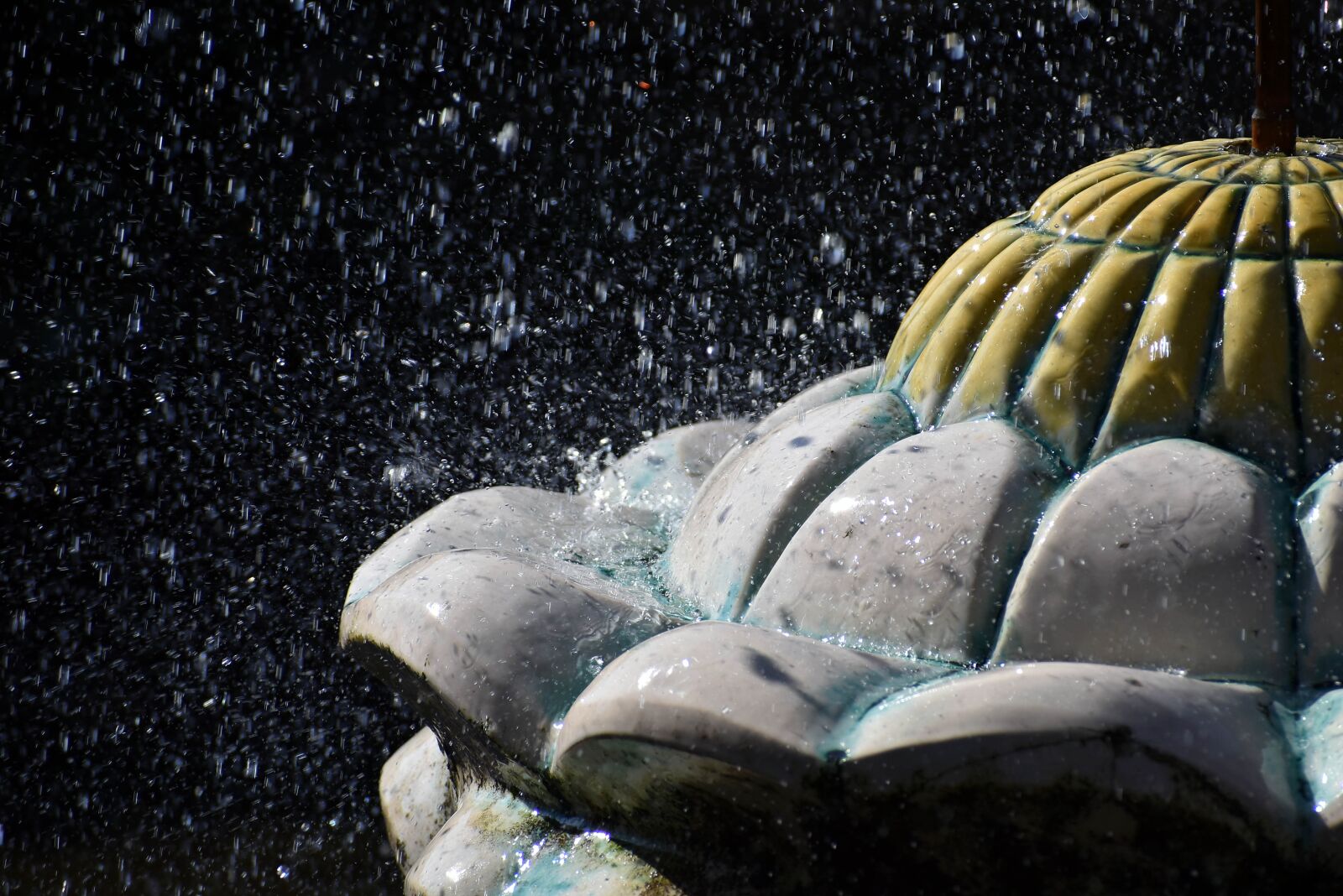 Nikon D5600 sample photo. Waterdrops, fountain, water photography