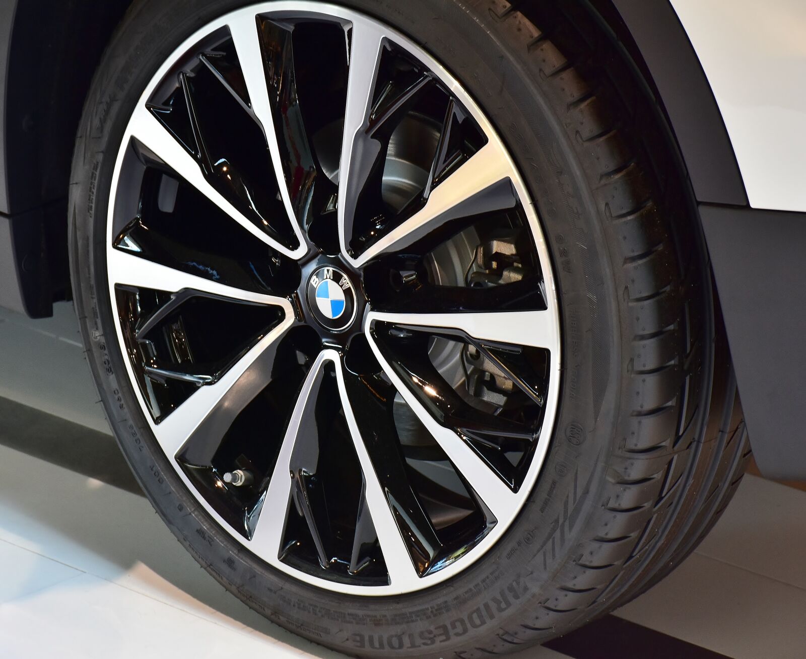 Nikon D7200 sample photo. Auto tires, mature, rim photography