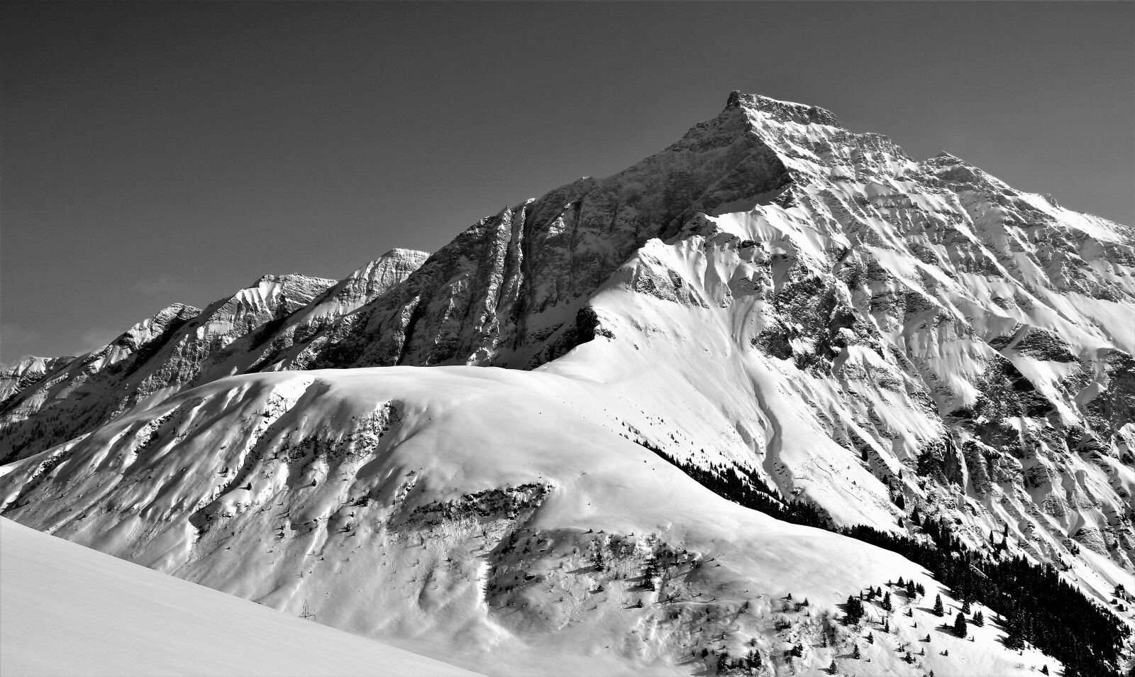 Canon EOS 600D (Rebel EOS T3i / EOS Kiss X5) + Canon TS-E 90mm F2.8 Tilt-Shift sample photo. Mountain, nature, landscape photography