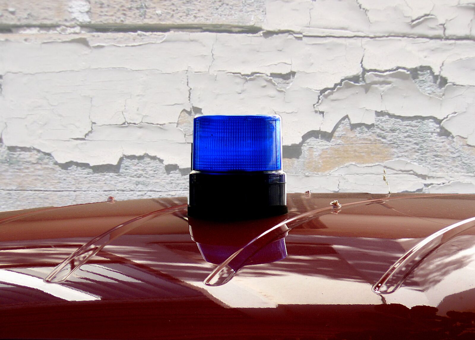 Leica V-LUX 1 sample photo. Blue light, fire, siren photography