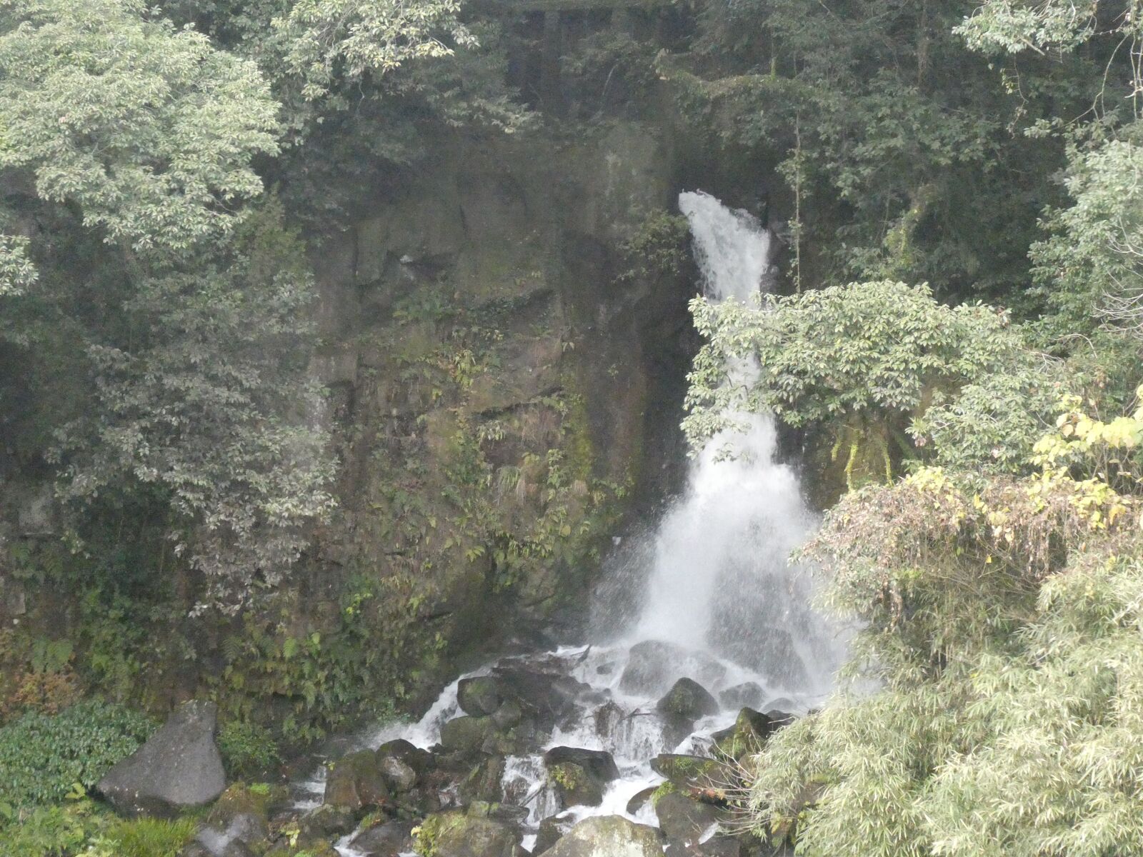 Panasonic Lumix DC-ZS70 (Lumix DC-TZ90) sample photo. Waterfall, river, mountain photography