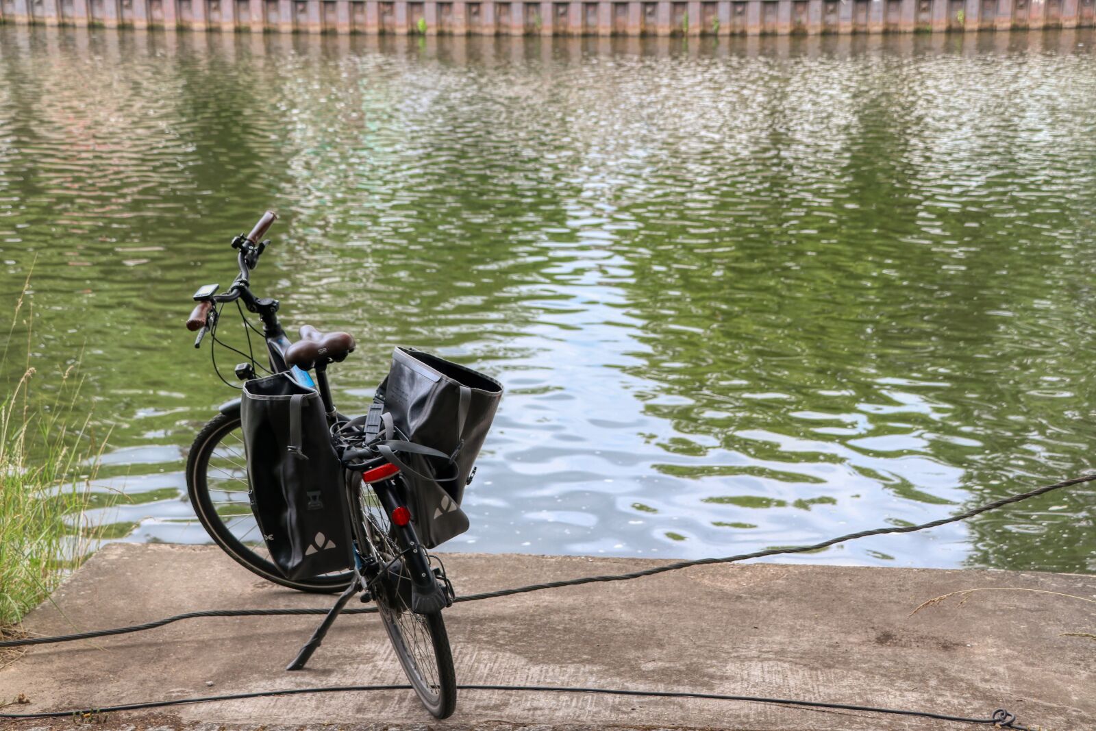 River bike. Велосипед из речки. Инсталляция велосипеды на Пскове реке. Велосипед у реки. Rekam велосипеды.