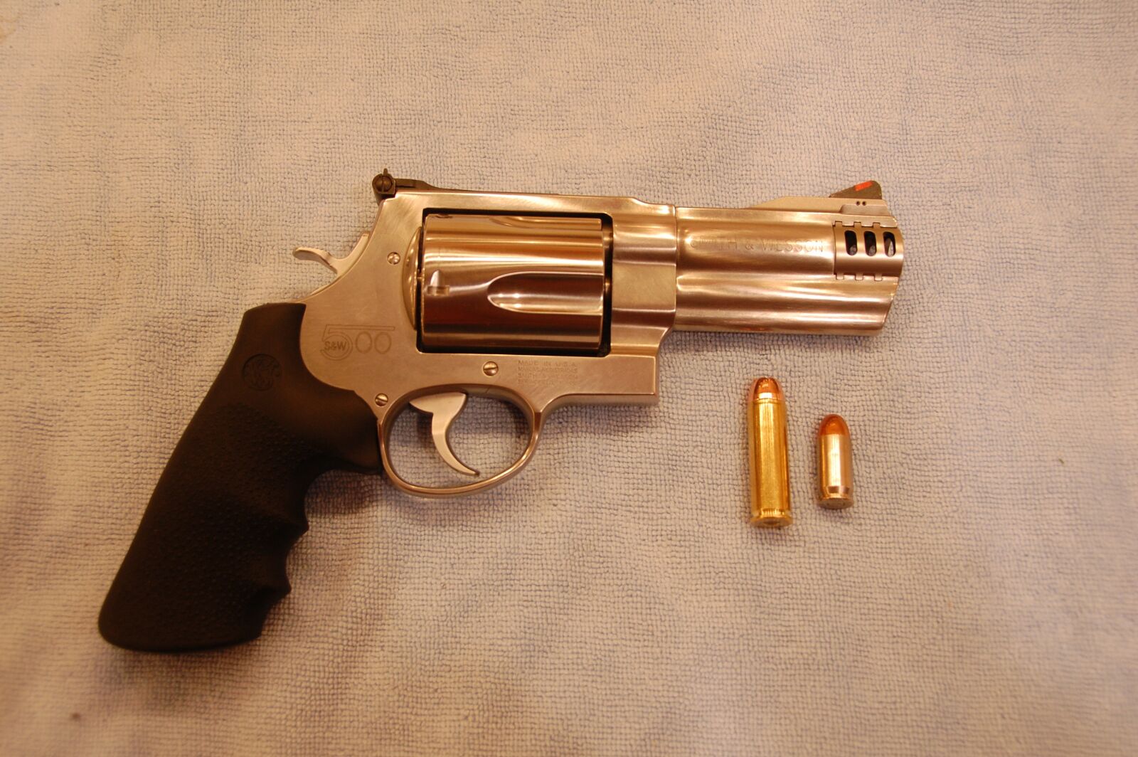 Nikon D40 sample photo. Revolver, pistol, handgun photography