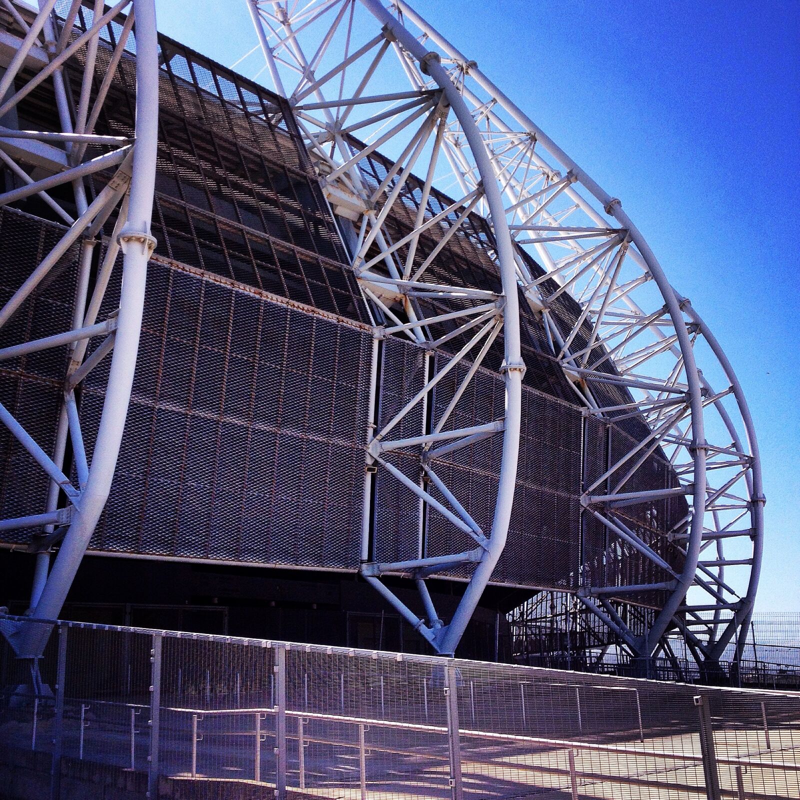 iPhone 4S back camera 4.28mm f/2.4 sample photo. Stadium, arena, castellan photography