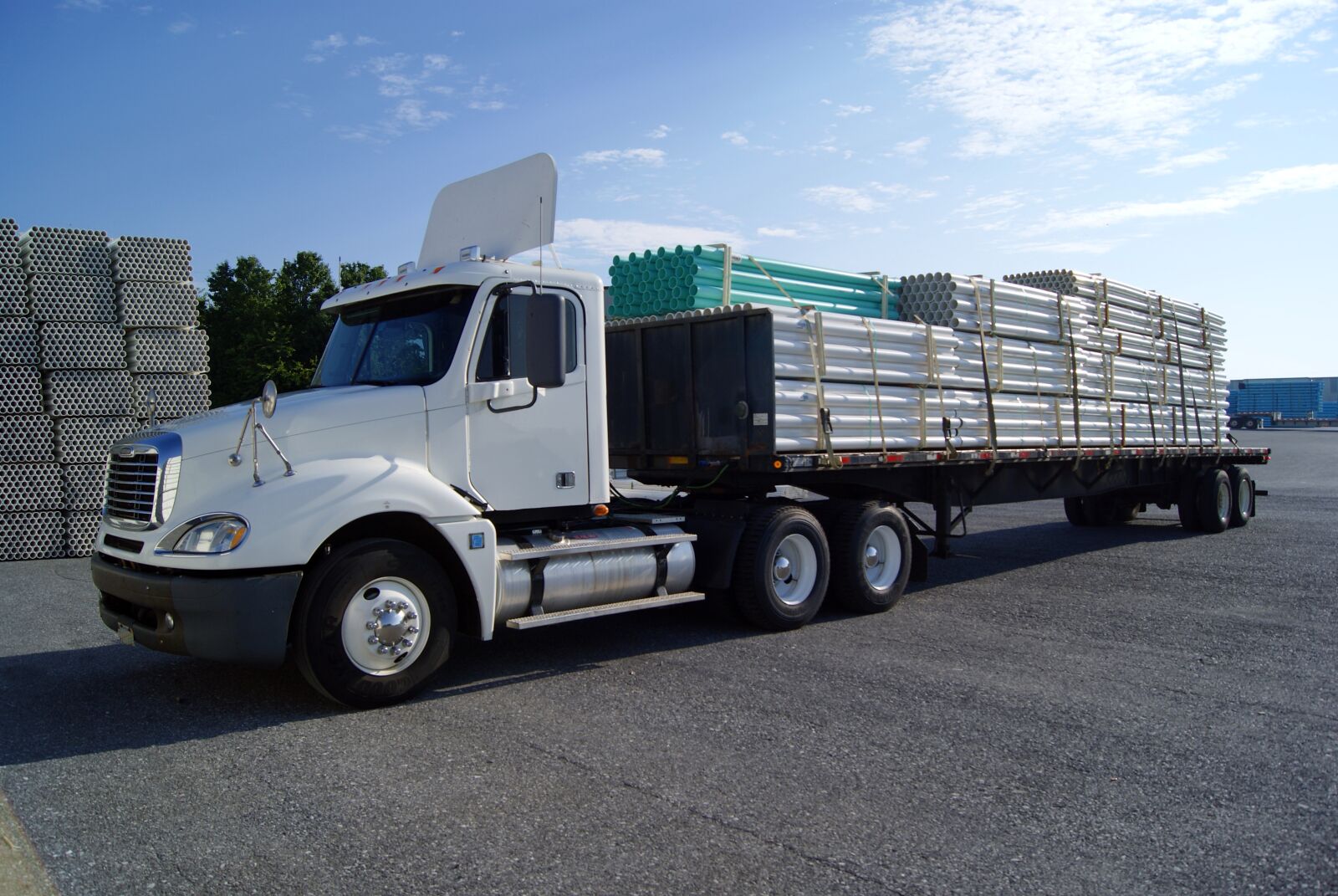 Sony Alpha DSLR-A330 sample photo. Truck, load, transport photography
