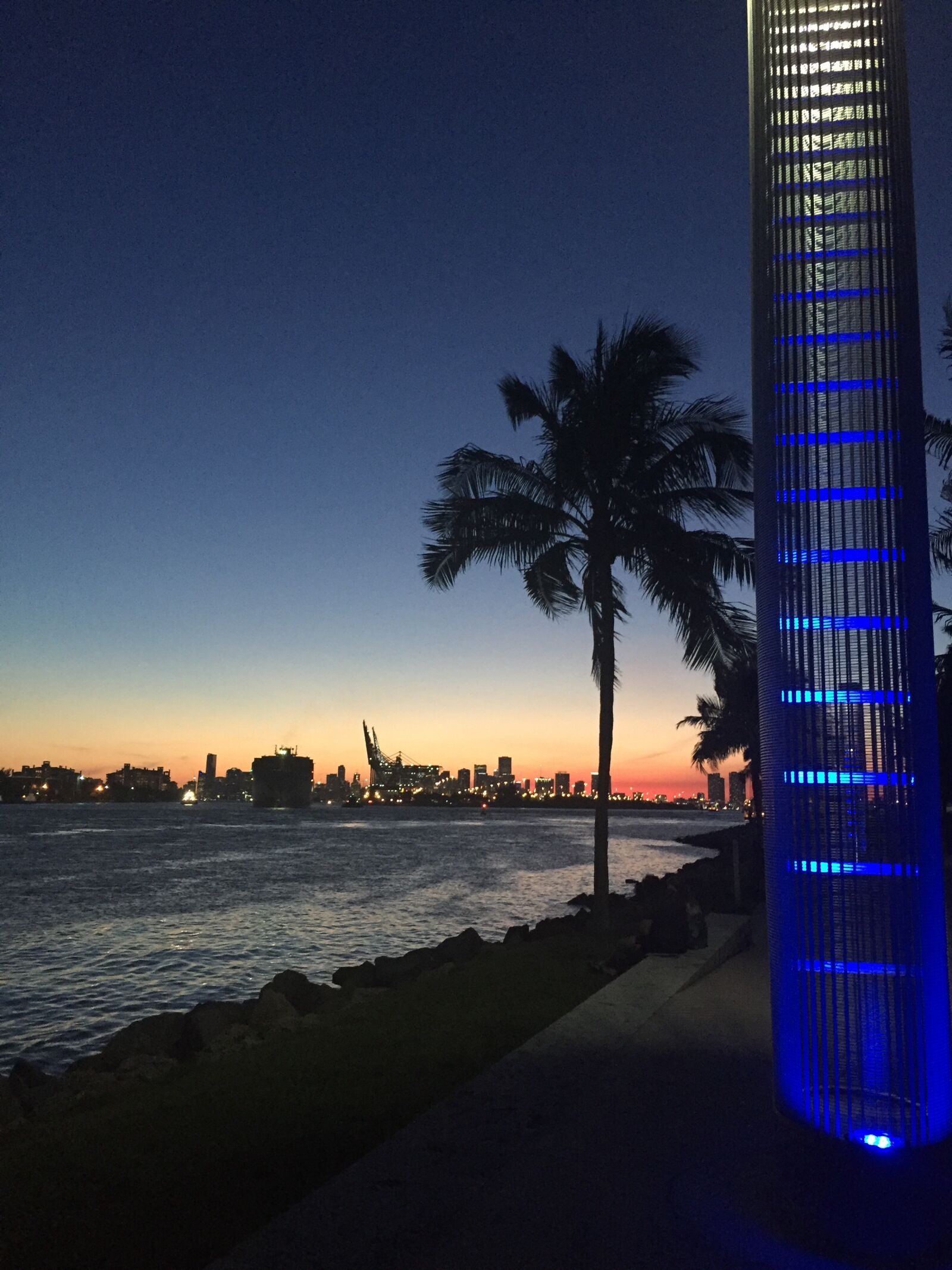 Apple iPhone 6 sample photo. Beach, city, miami, beach photography