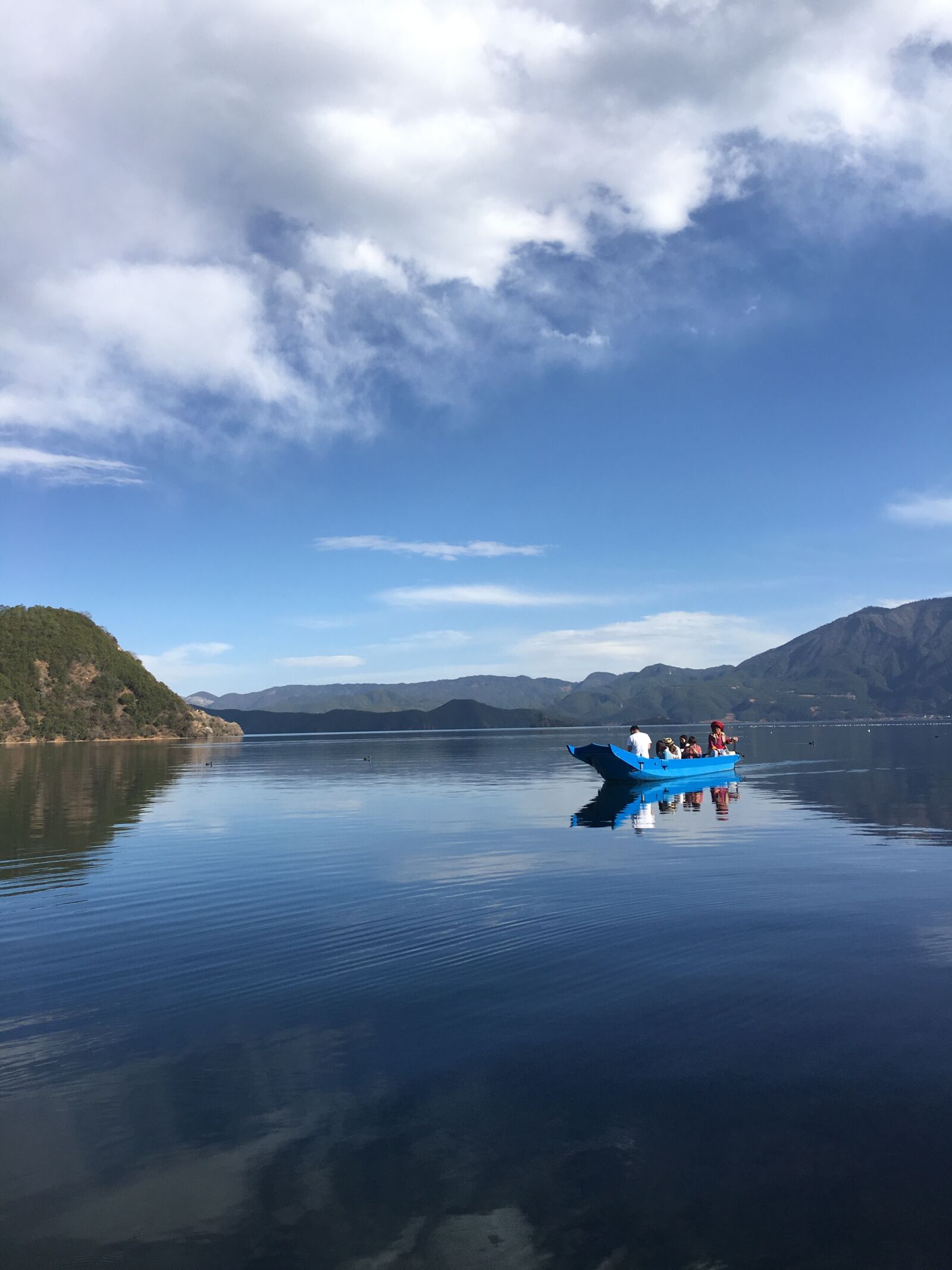 iPhone 6s Plus back camera 4.15mm f/2.2 sample photo. The scenery, lugu lake photography