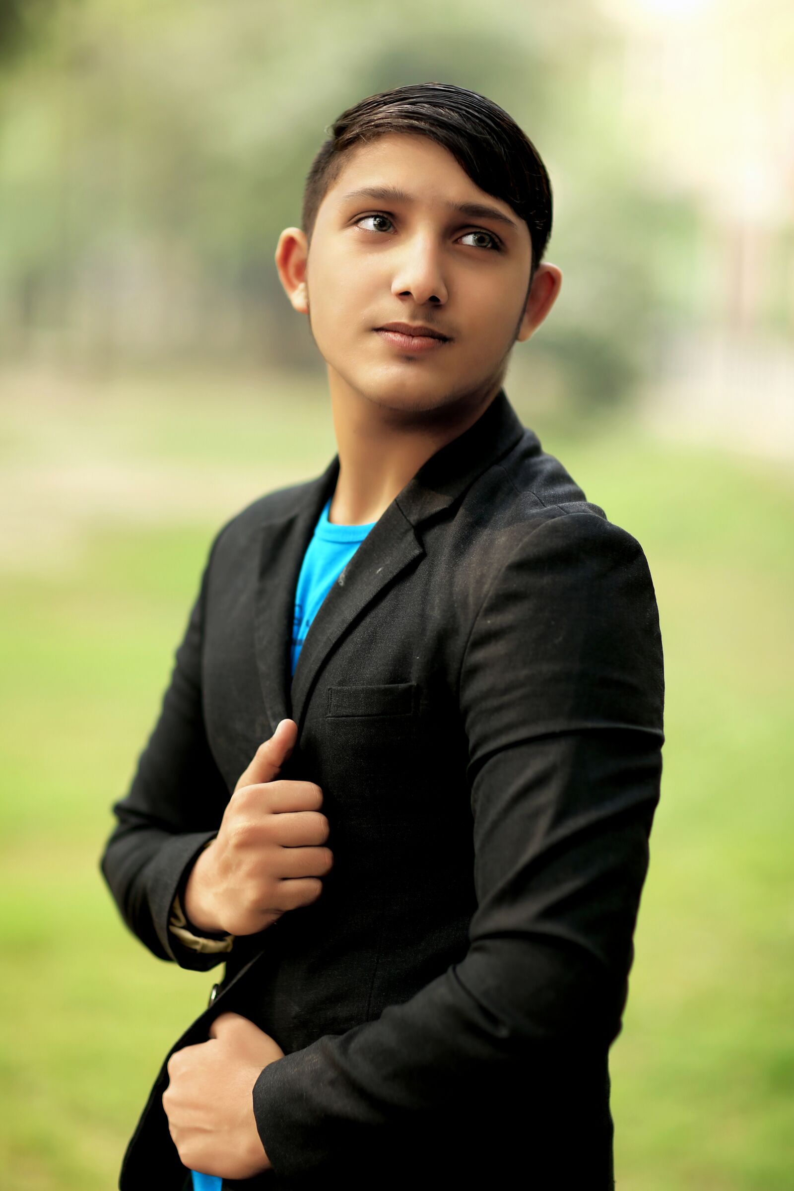 Canon EOS 5D Mark III sample photo. Beautiful, coat, good, looking photography