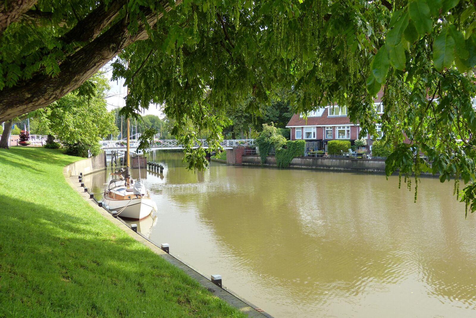 Panasonic Lumix DMC-FZ150 sample photo. Bridge, vacations, netherlands photography