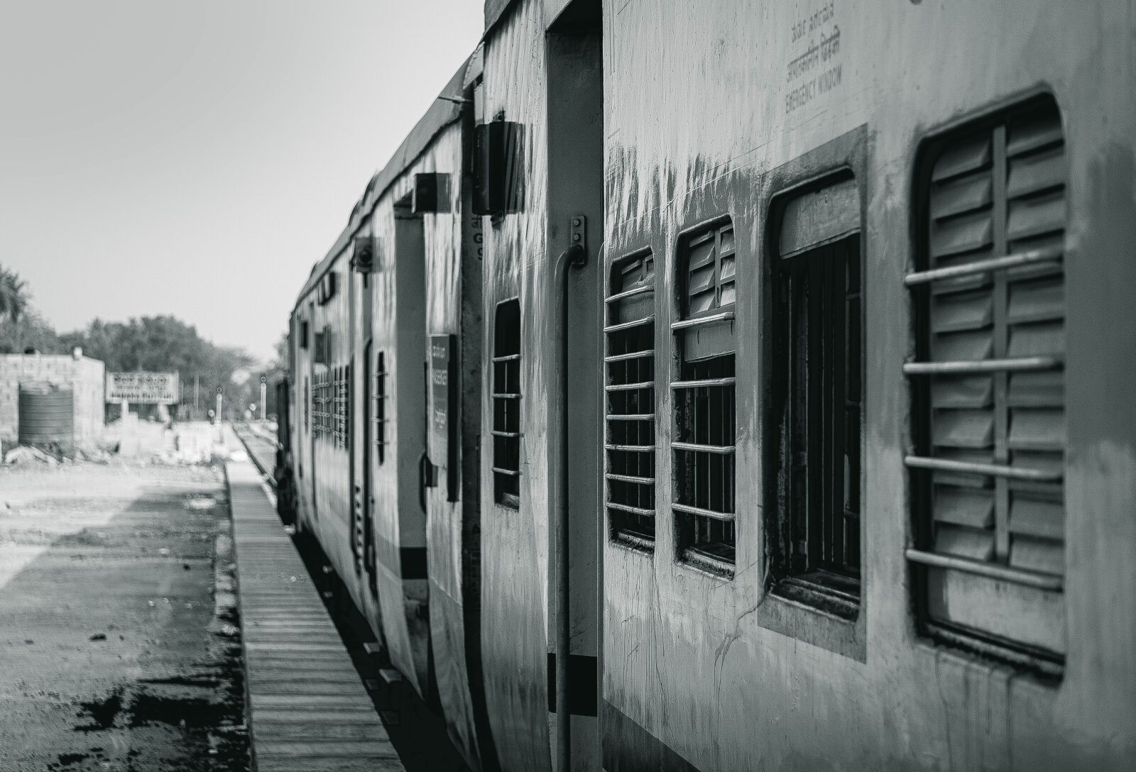 Sony E 55-210mm F4.5-6.3 OSS sample photo. Train, rail, indianrailways photography