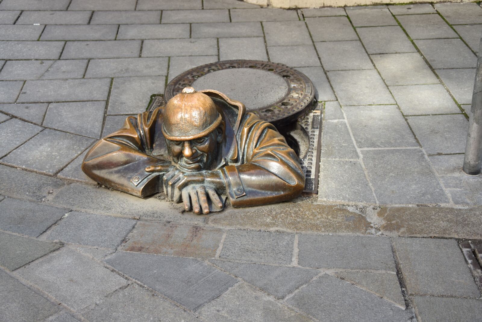 Nikon D5300 sample photo. Bratislava, canal worker, slovakia photography