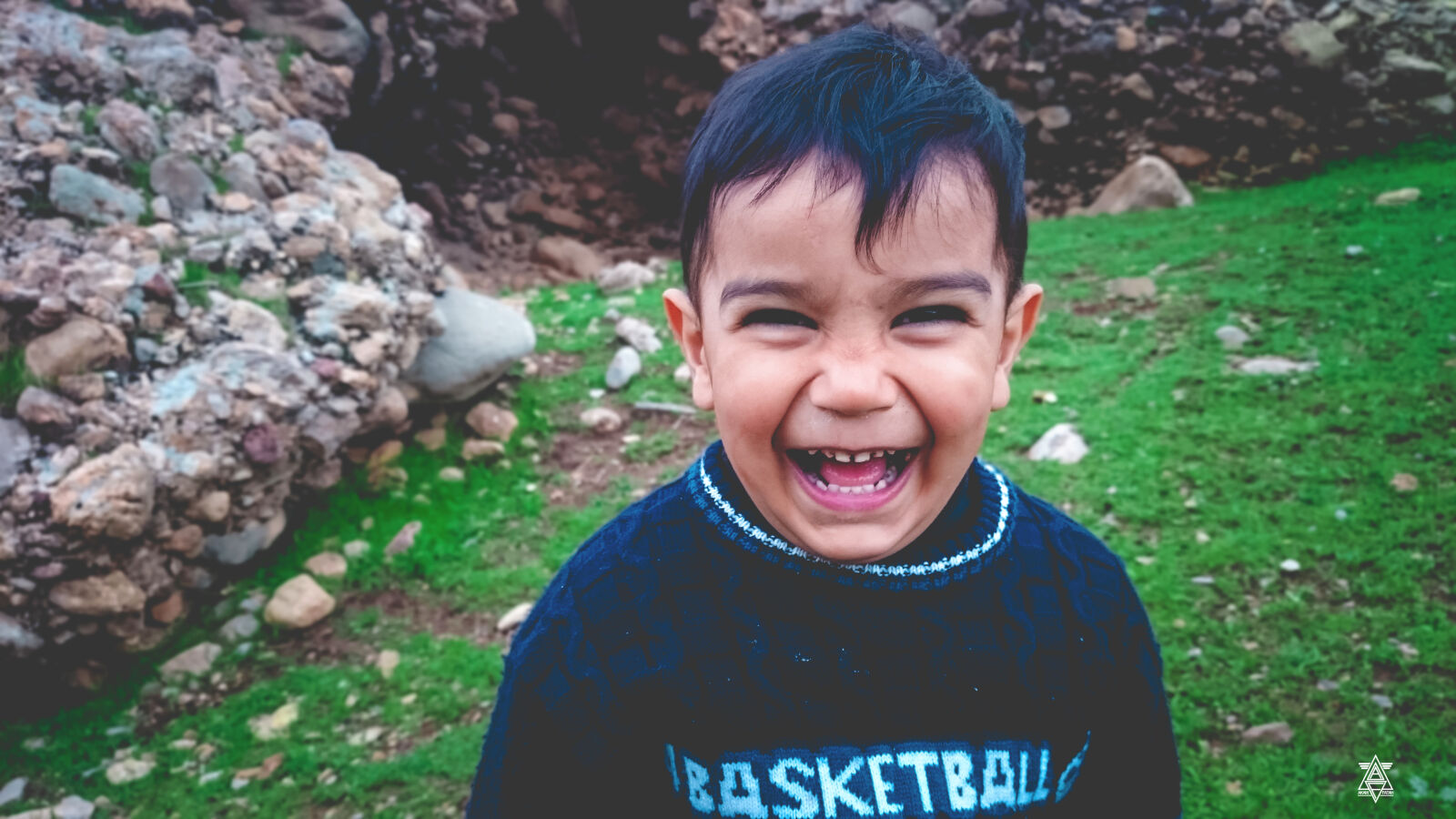 Sony Xperia Z2 sample photo. Akamfatah, black, child, color photography