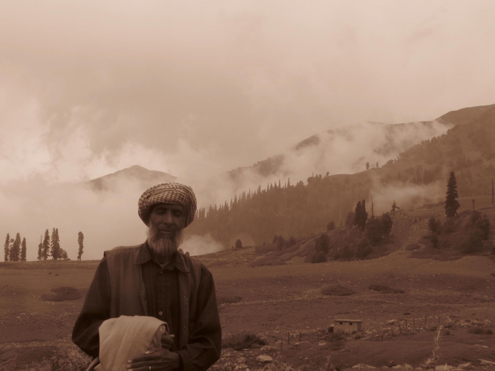 Canon POWERSHOT SX100 IS sample photo. Kashmir, gulmarg, cloud photography
