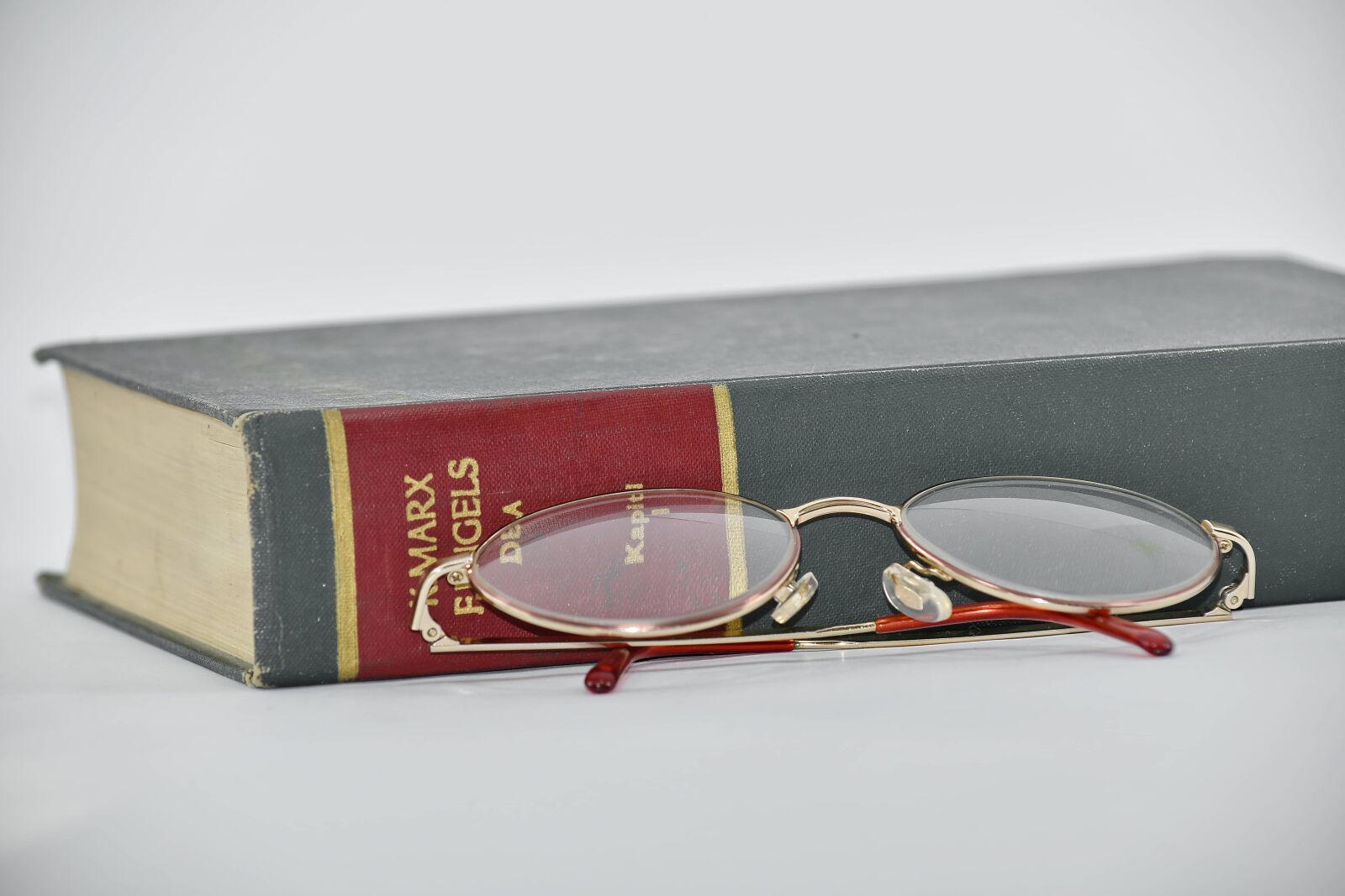 Nikon D5500 sample photo. Literature, eyeglasses, paper, elegant photography